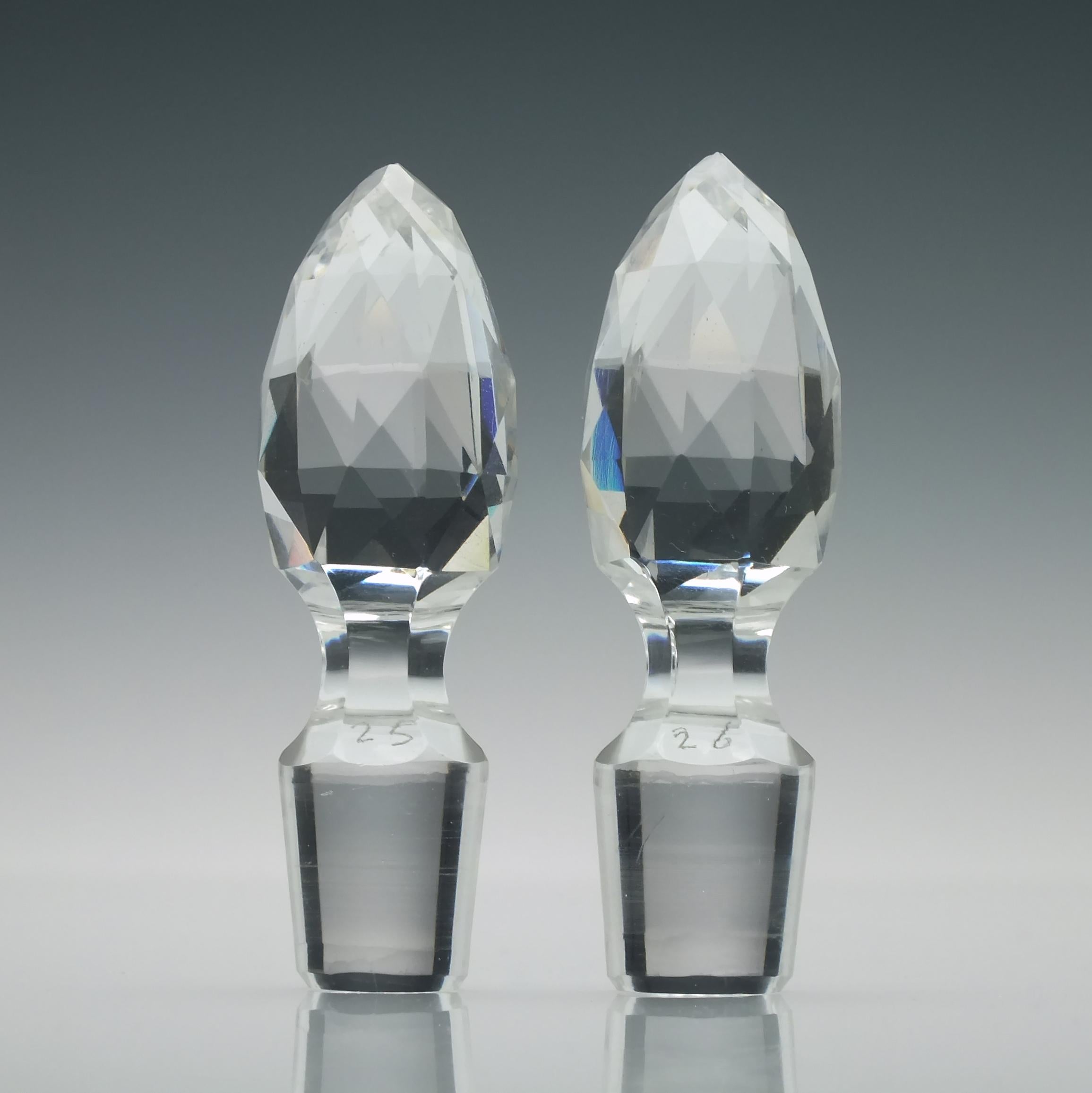 Rare Pair of Victorian Silver Top Vaseline Glass Claret Jugs, circa 1905 For Sale 4
