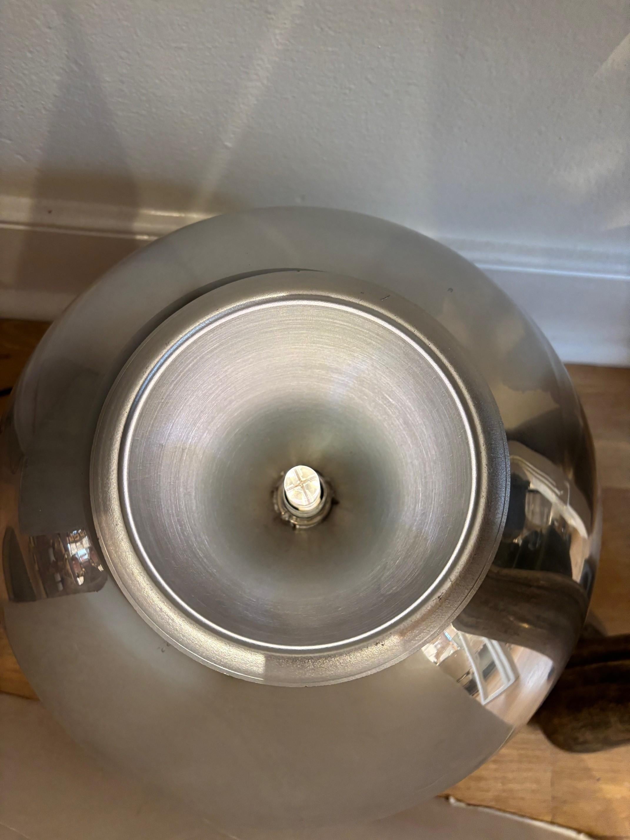 Raro par de lámparas italianas de esfera de vidrio de mercurio, excelente estado en venta 4