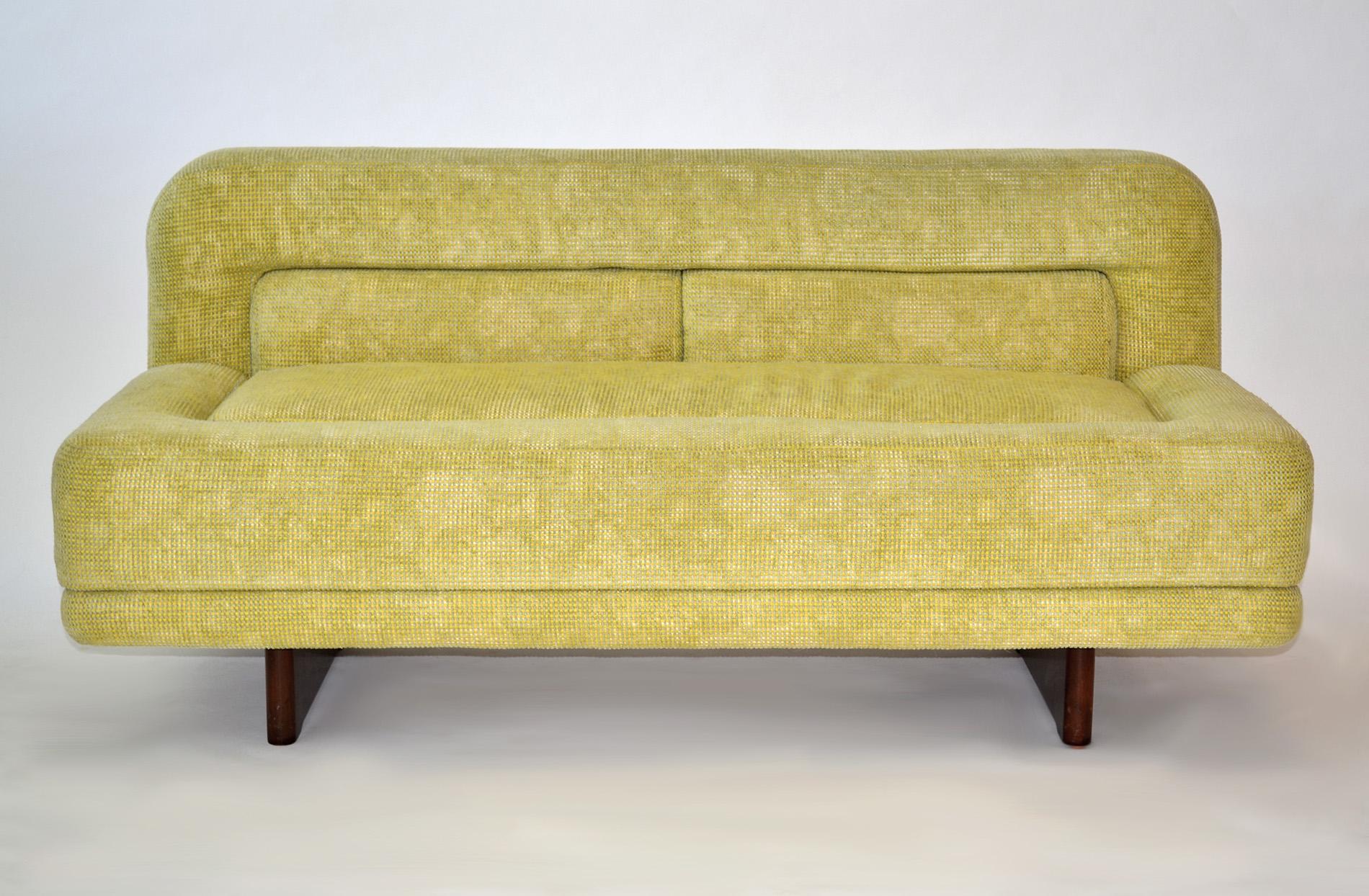 Seltenes Paar Sofas / Loveseats von Vladimir Kagan Designs, 1970er Jahre (Moderne) im Angebot
