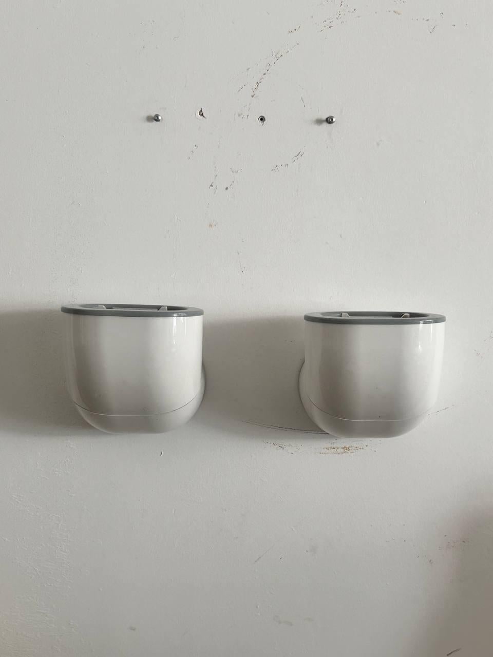 Mid-Century Modern Rare paire d'appliques conçues par Gae Aulenti pour Stilnovo, 1970. en vente