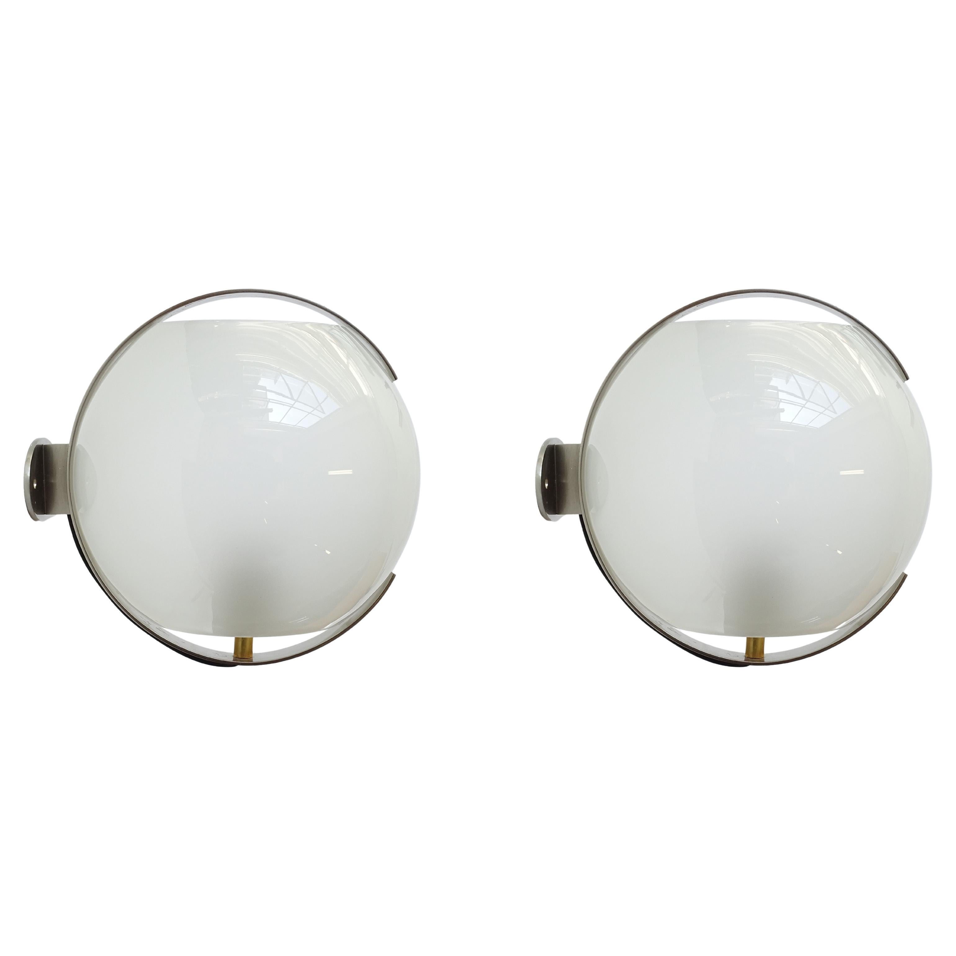 Rare pair of wall lamps Model 1135 by Tito Agnoli for Oluce, Italy, 1960s im Angebot