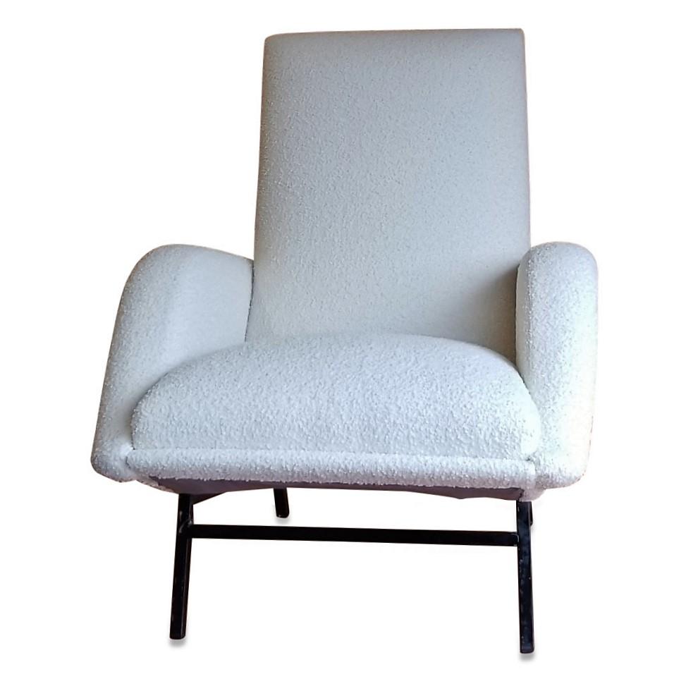 Rare Pair of White Bouclette Guy Besnard Armchairs, France, 1950s In Excellent Condition In New York, NY