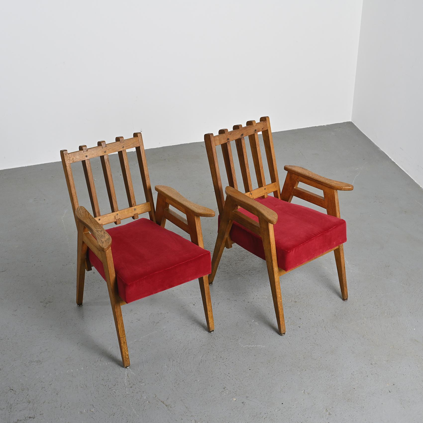 20ième siècle Rare Paire de fauteuils en bois, Henri Jacques Le Même, Megève, vers 1949 en vente