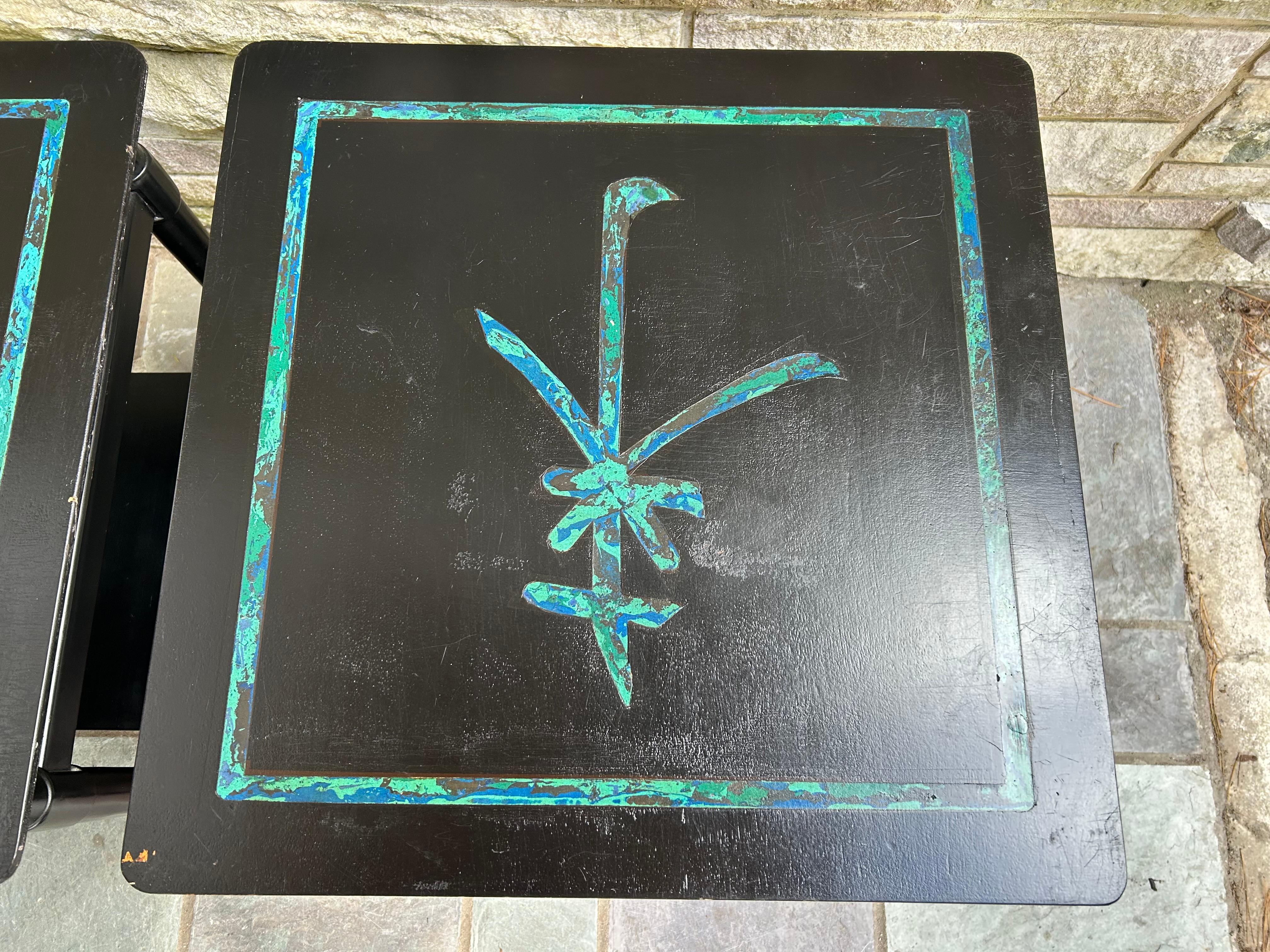 Laqué Rare Paire de tables d'appoint Pepe Mendoza Stone Inlay Mid Century Modern en vente