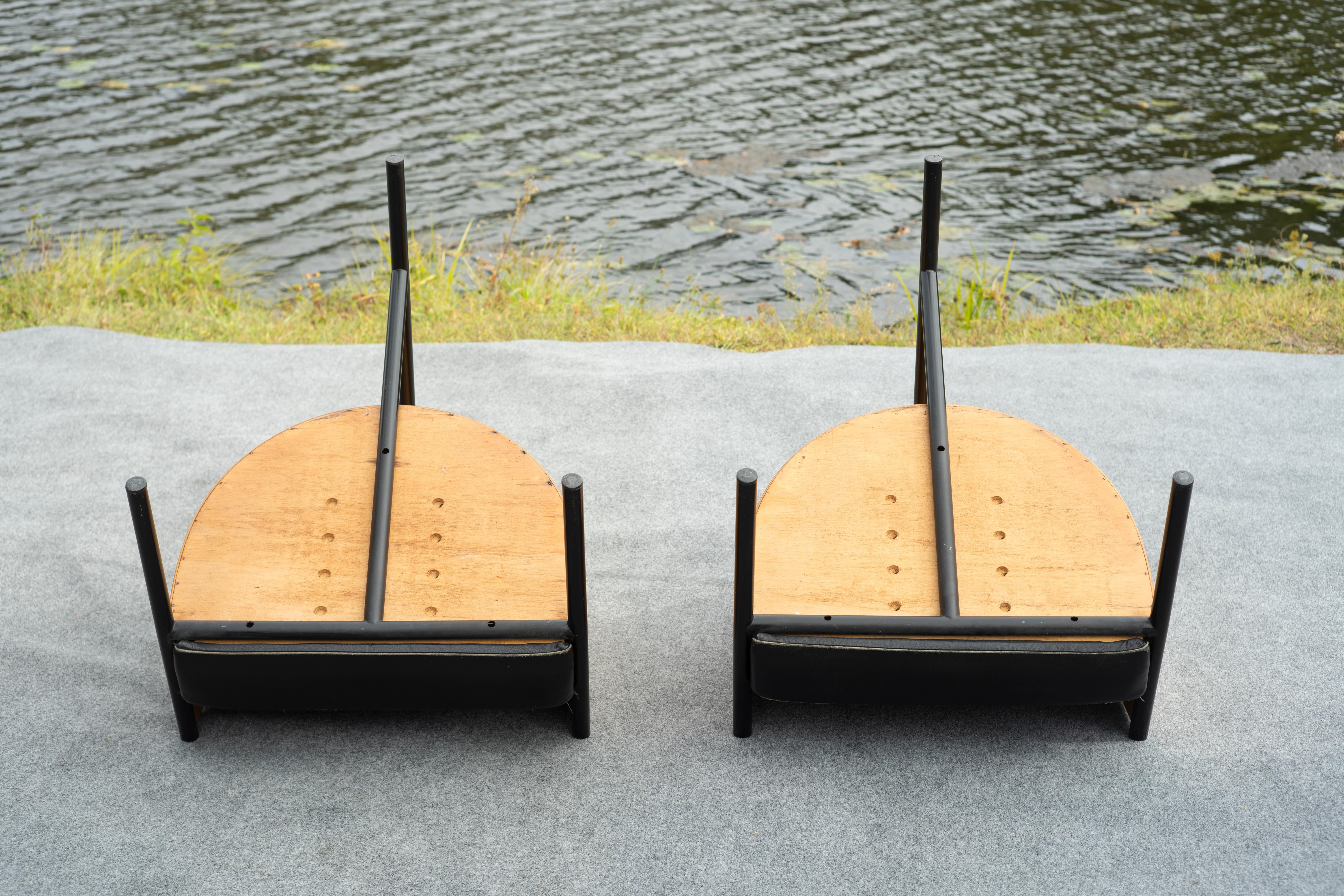 Rare paire de chaises longues Philippe Starck for Driade Pratfall en cuir noir et Oak Oak en vente 6