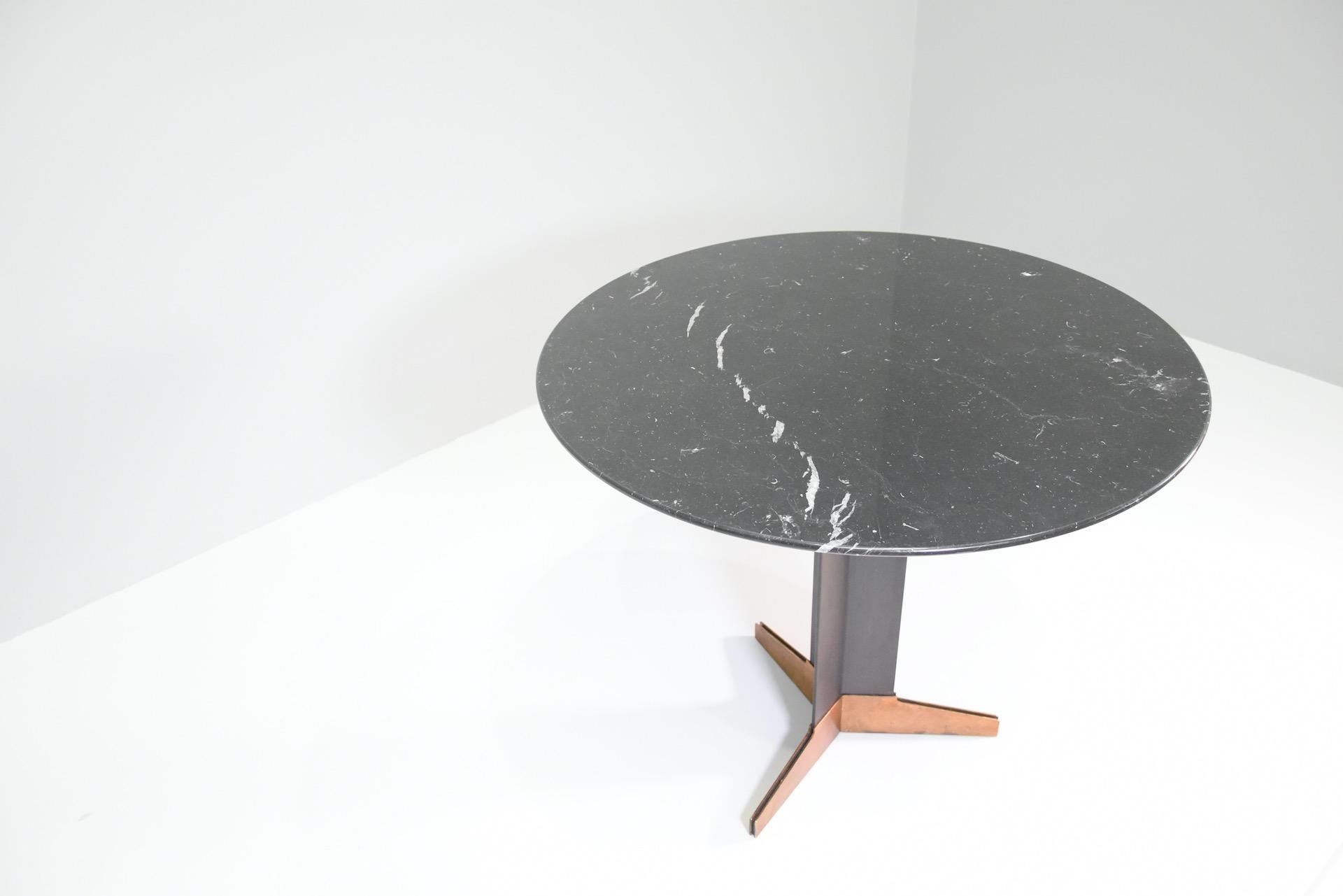 Rare Pair Side Table in Black Marble, Metal and Brass Ignazio Gardella For Sale 3