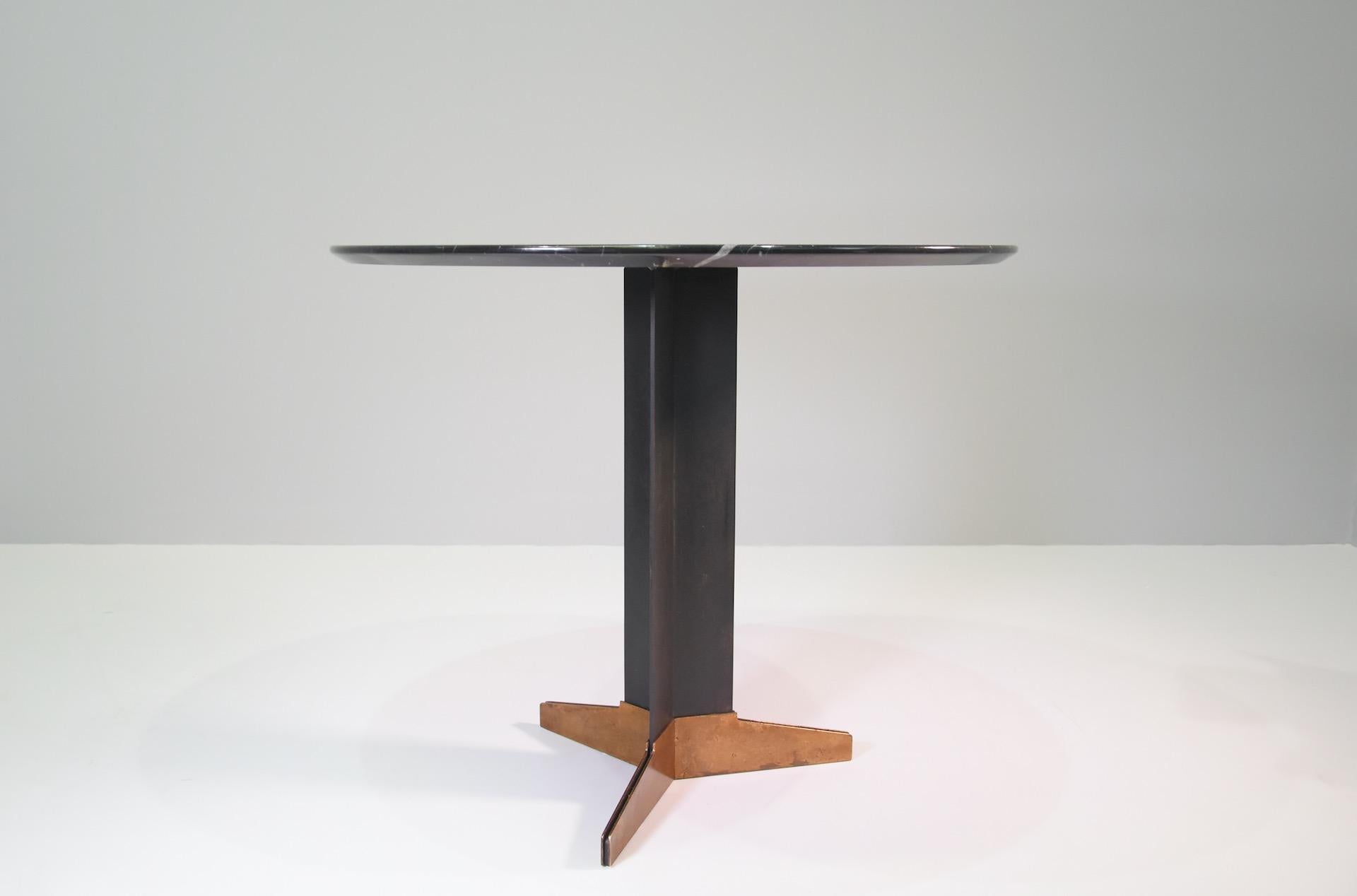 Rare Pair Side Table in Black Marble, Metal and Brass Ignazio Gardella For Sale 5