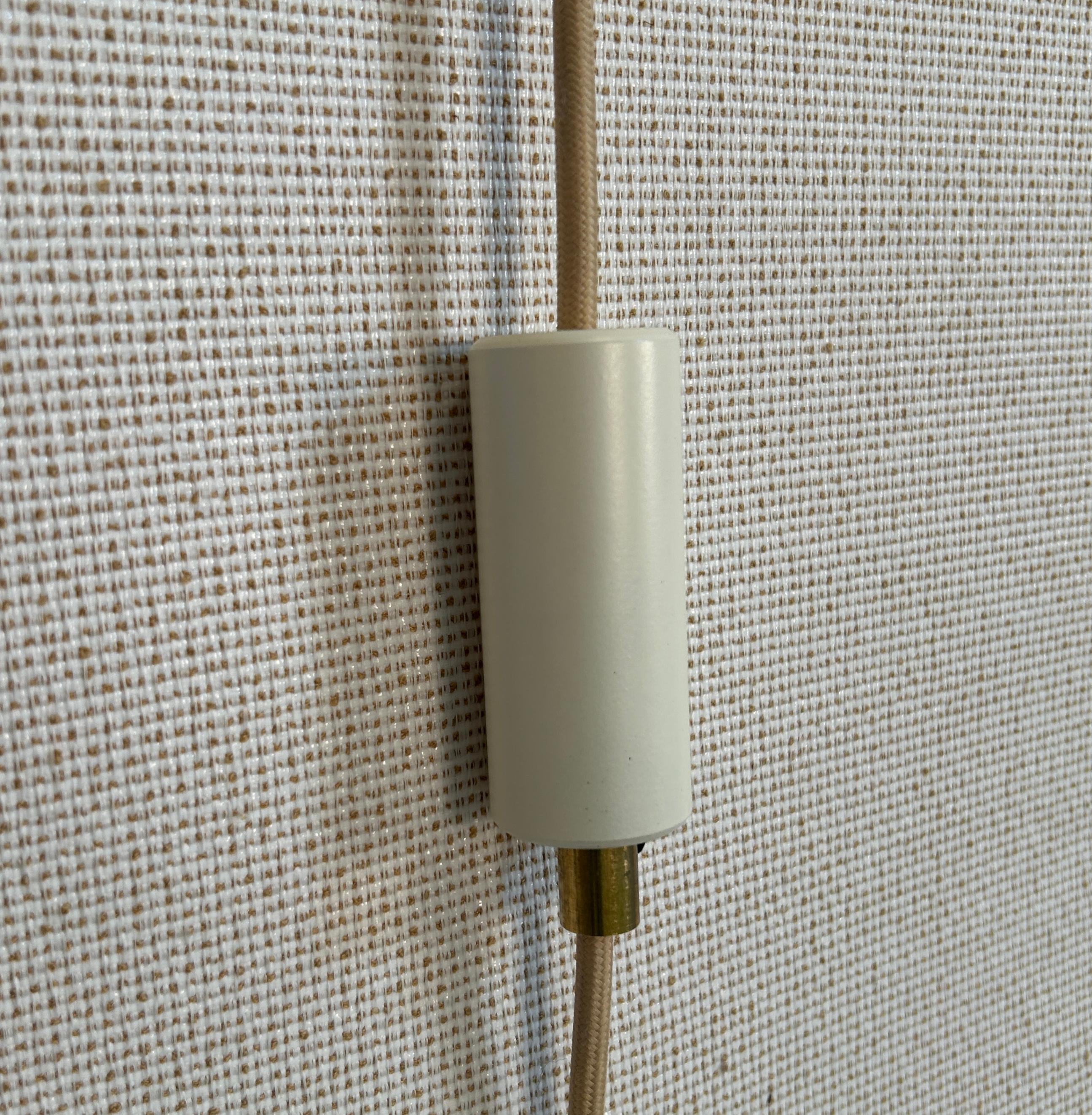 Raro par de lámparas de pared de brazo articulado de Gerald Thurston en venta 5