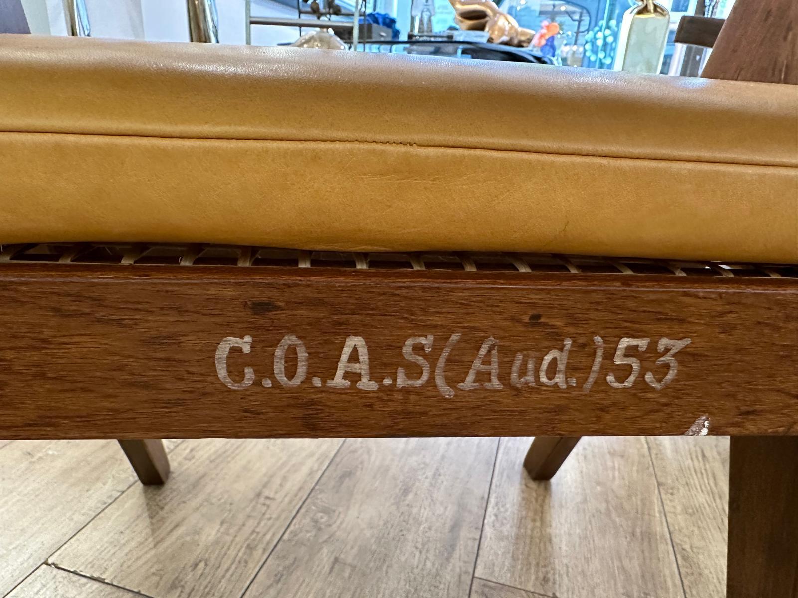 French Rare paire de sièges (numérotés) de Pierre Jeanneret For Sale