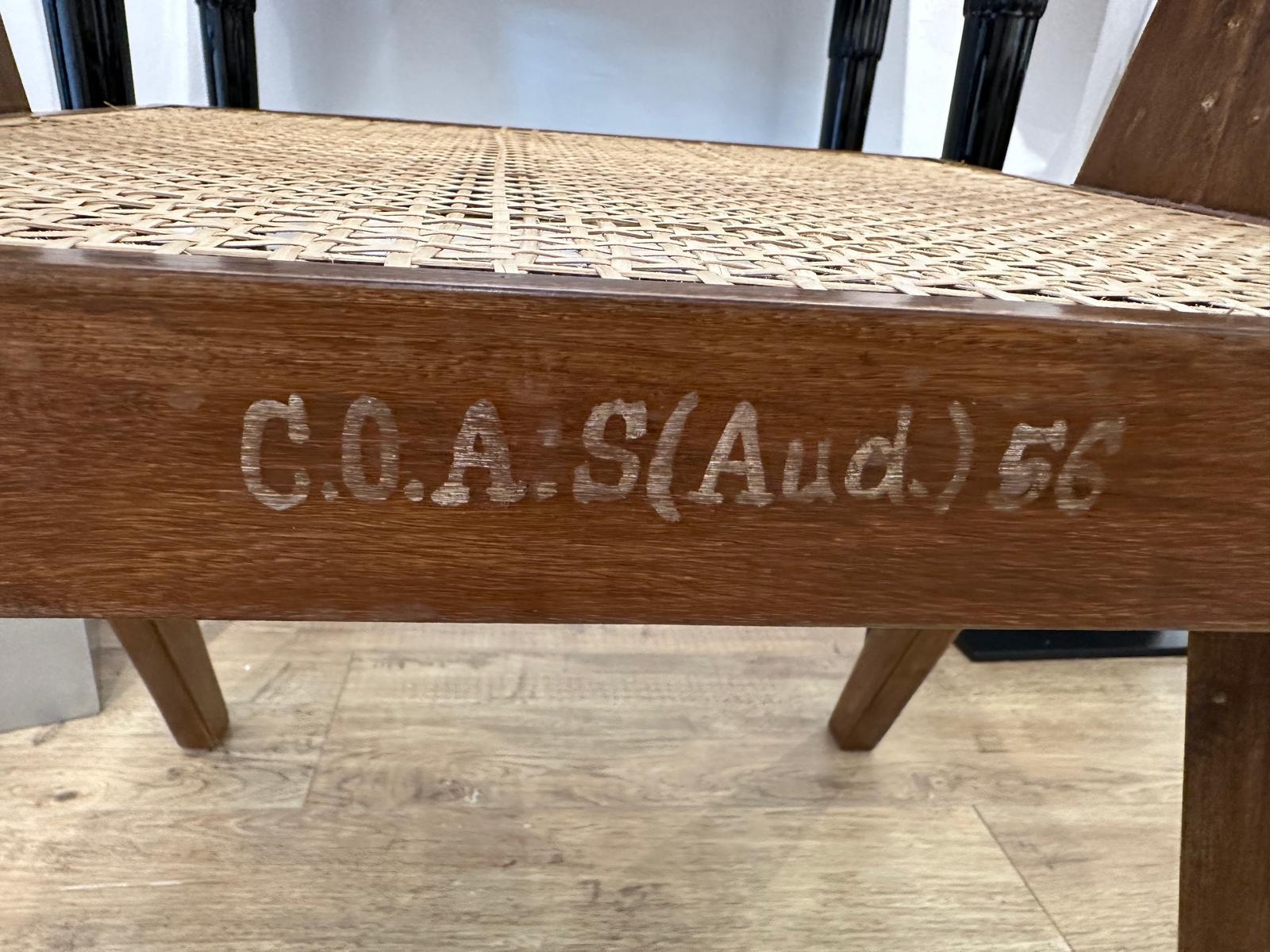 Hand-Crafted Rare paire de sièges (numérotés) de Pierre Jeanneret For Sale