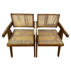 Rare paire de sièges (numérotés) de Pierre Jeanneret