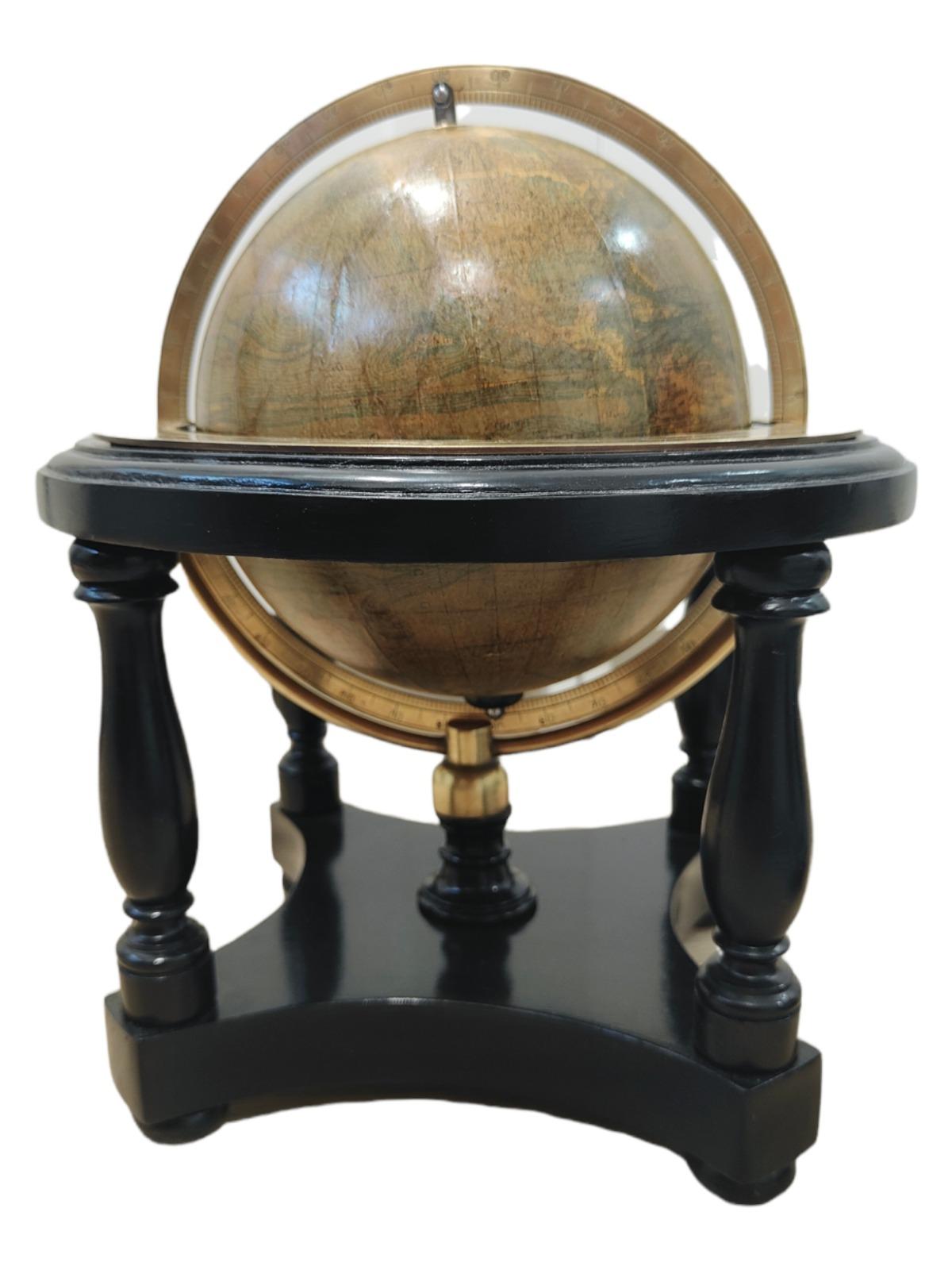 Rare Paluzie Globe from the 19th Century For Sale 3