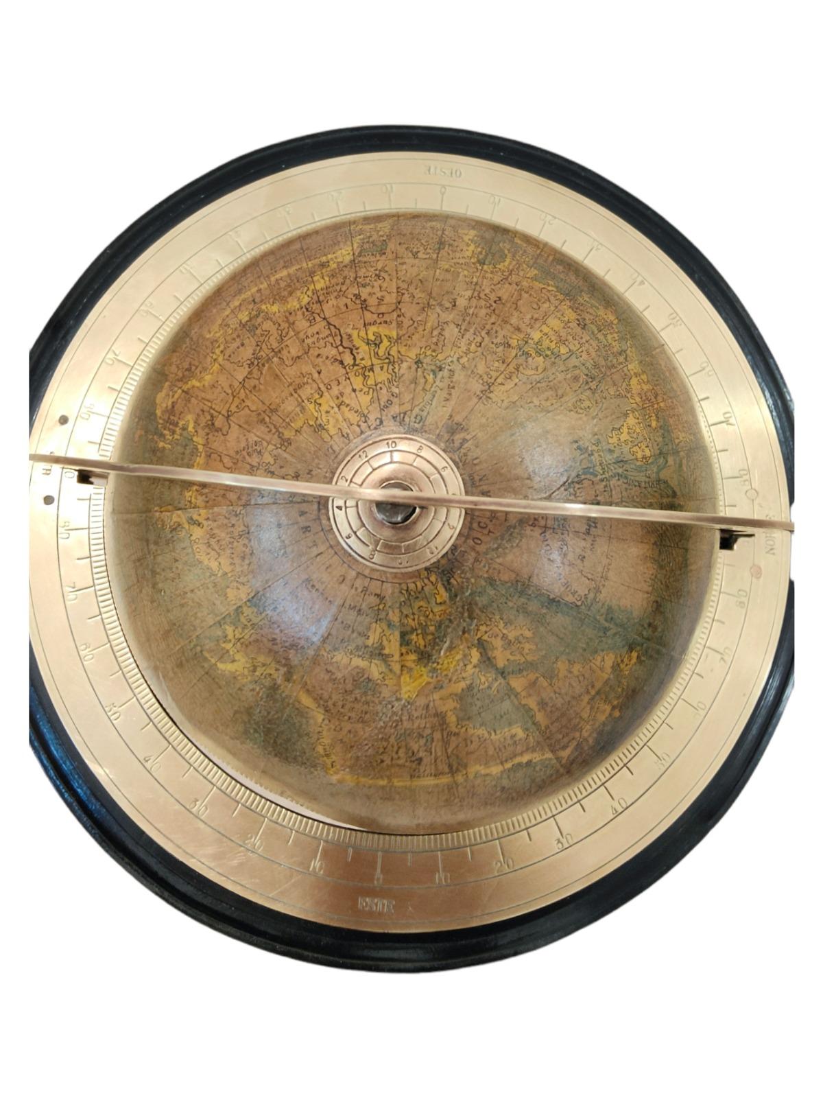 Rare Paluzie Globe from the 19th Century For Sale 4