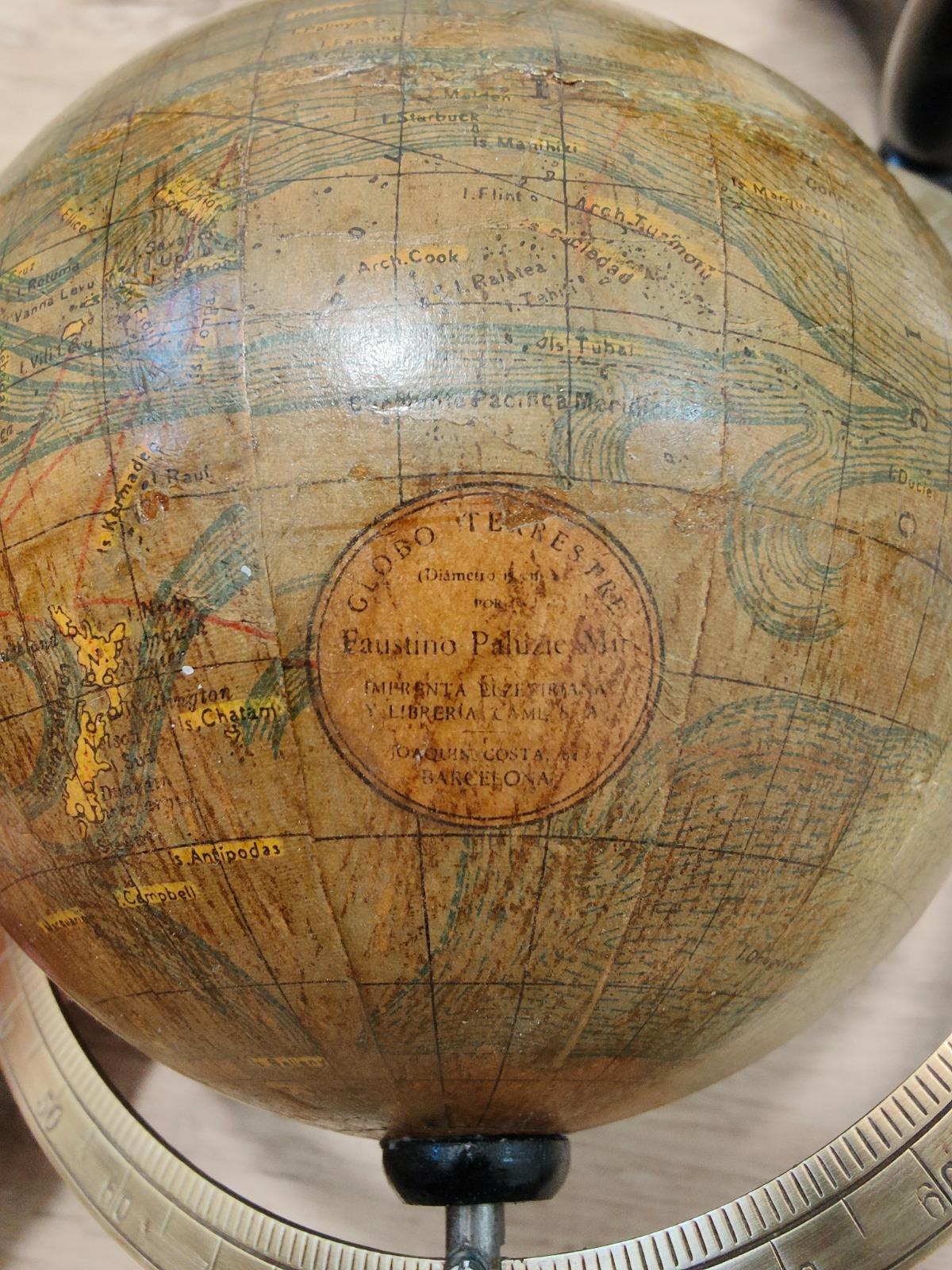 Rare Paluzie Globe from the 19th Century For Sale 6