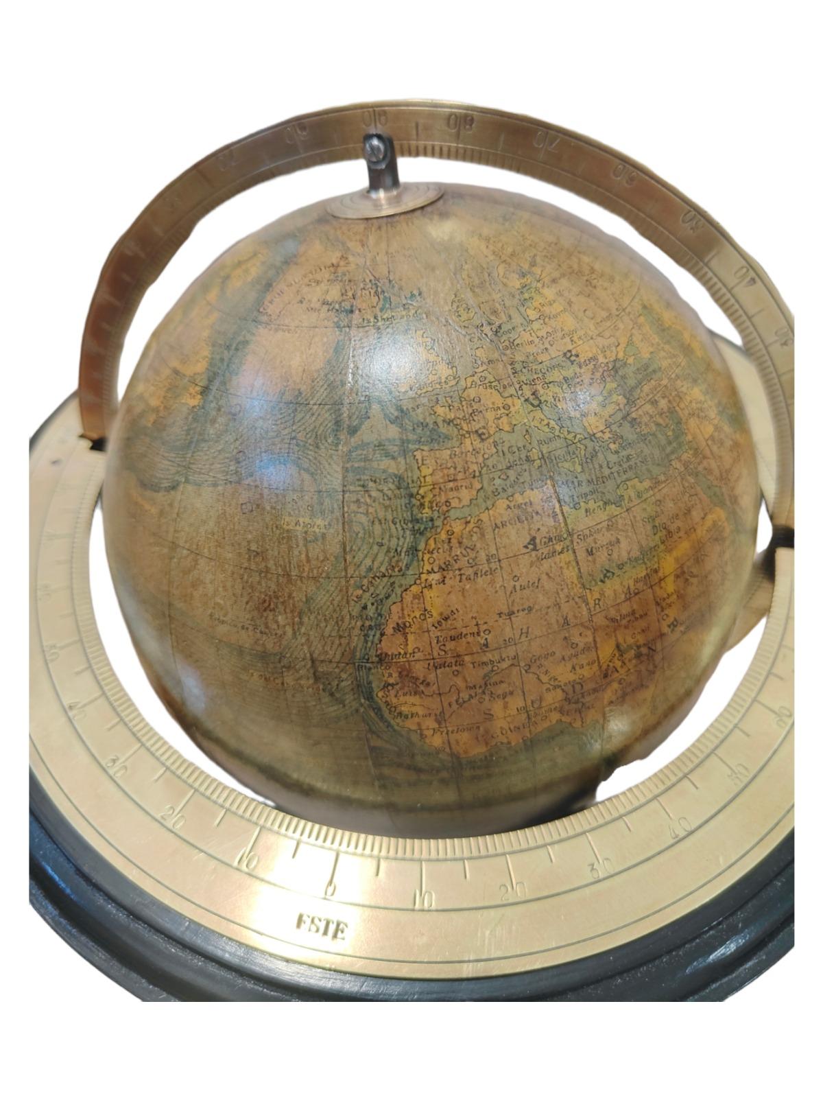Rare Paluzie Globe from the 19th Century For Sale 1