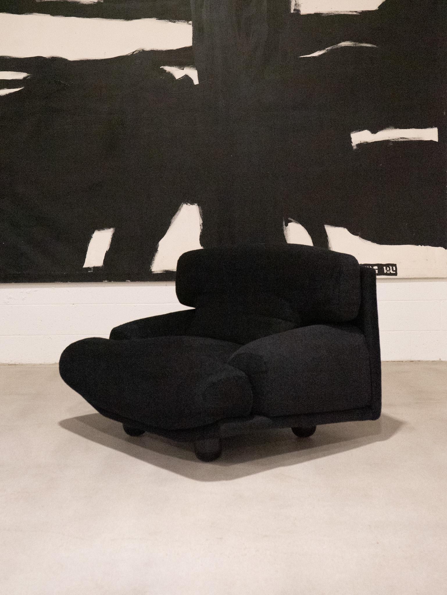 Incredibly rare Lounge Chair designed by Paolo Piva for Giovanetti, Italy in 1979. 

This is a vintage Lounge Chair that has been professionally restored, upholstered with the finest materials including highest grade foam and vegan mohair. 

This