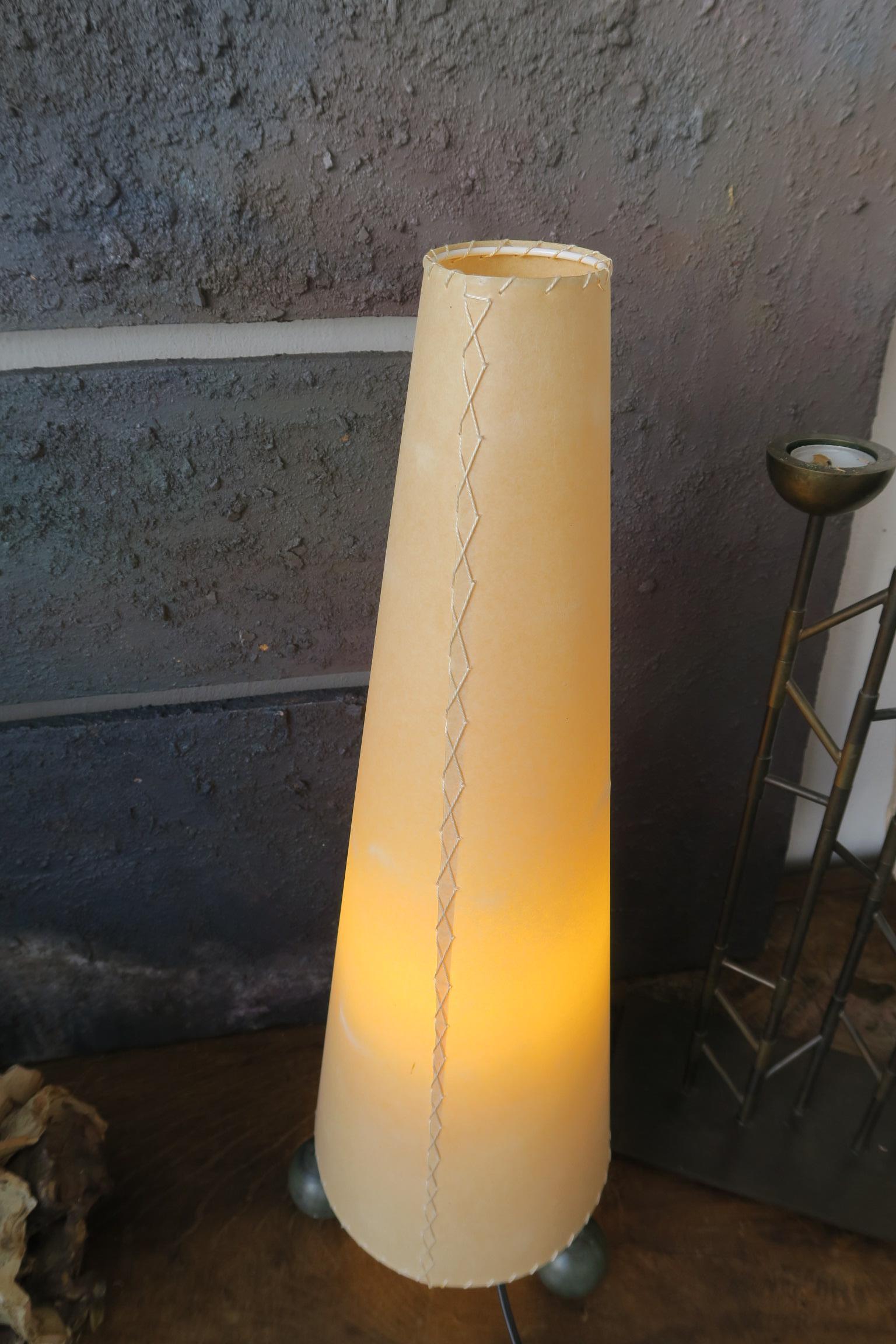 lámpara de mesa de papel raro en venta 3