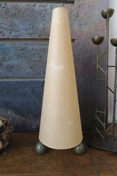 lámpara de mesa de papel raro