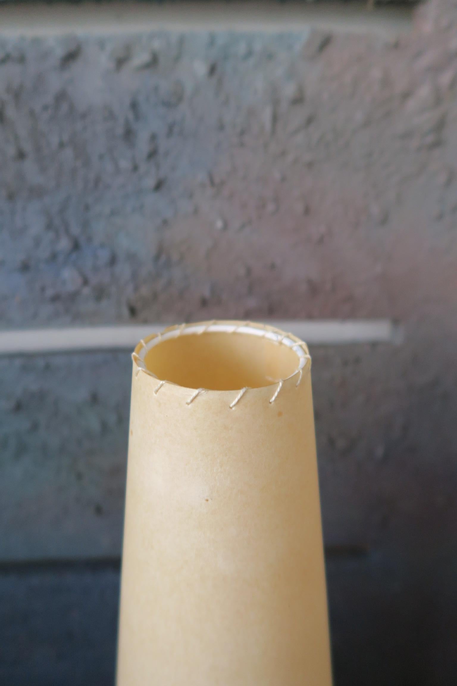 lámpara de mesa de papel raro Moderno orgánico en venta
