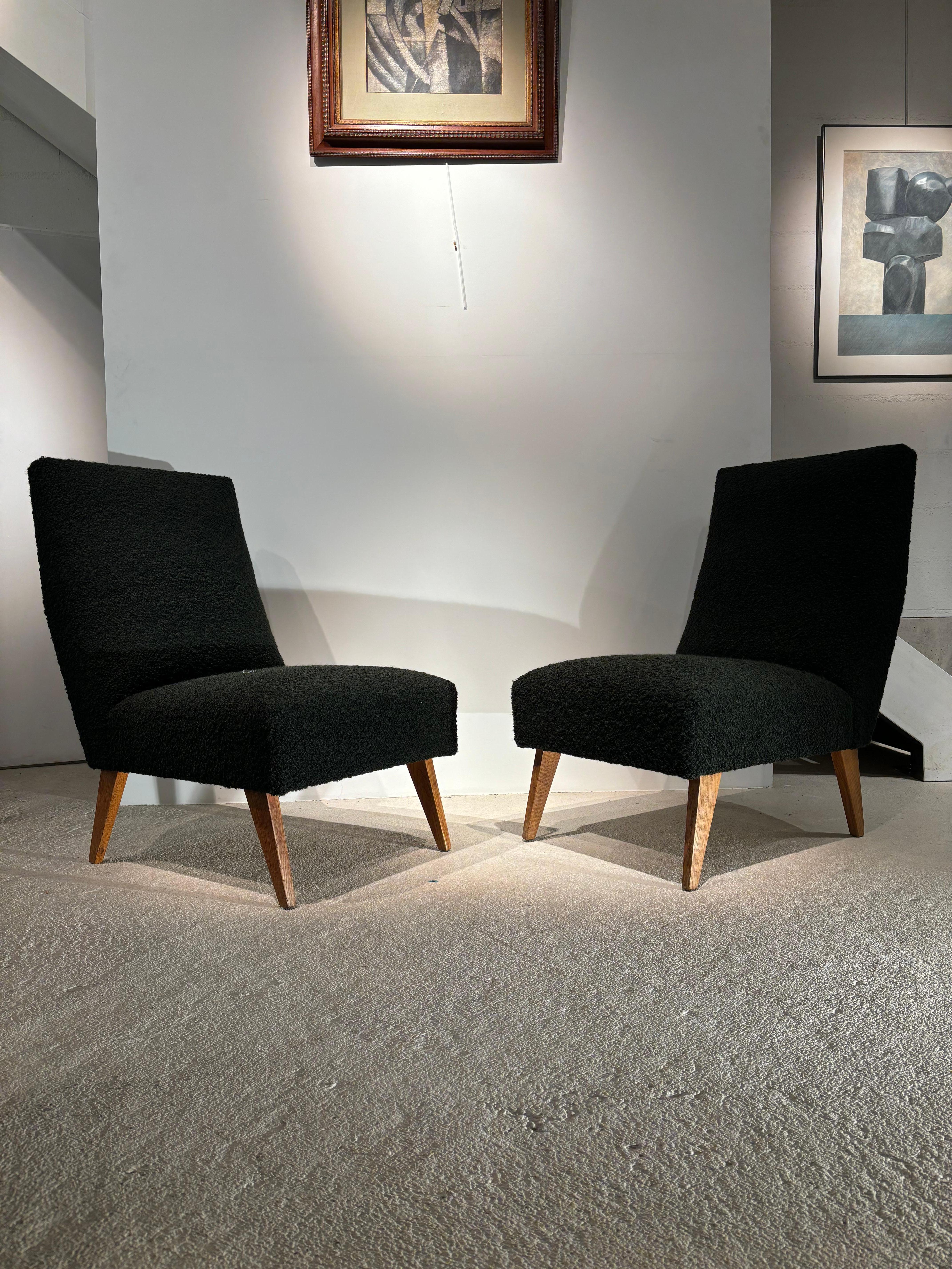 Rare chauffeuses di André Roset, futuro fondatore della Ligne Roset. 
Questa coppia di autisti è stata creata per il Crous di Versailles. 

