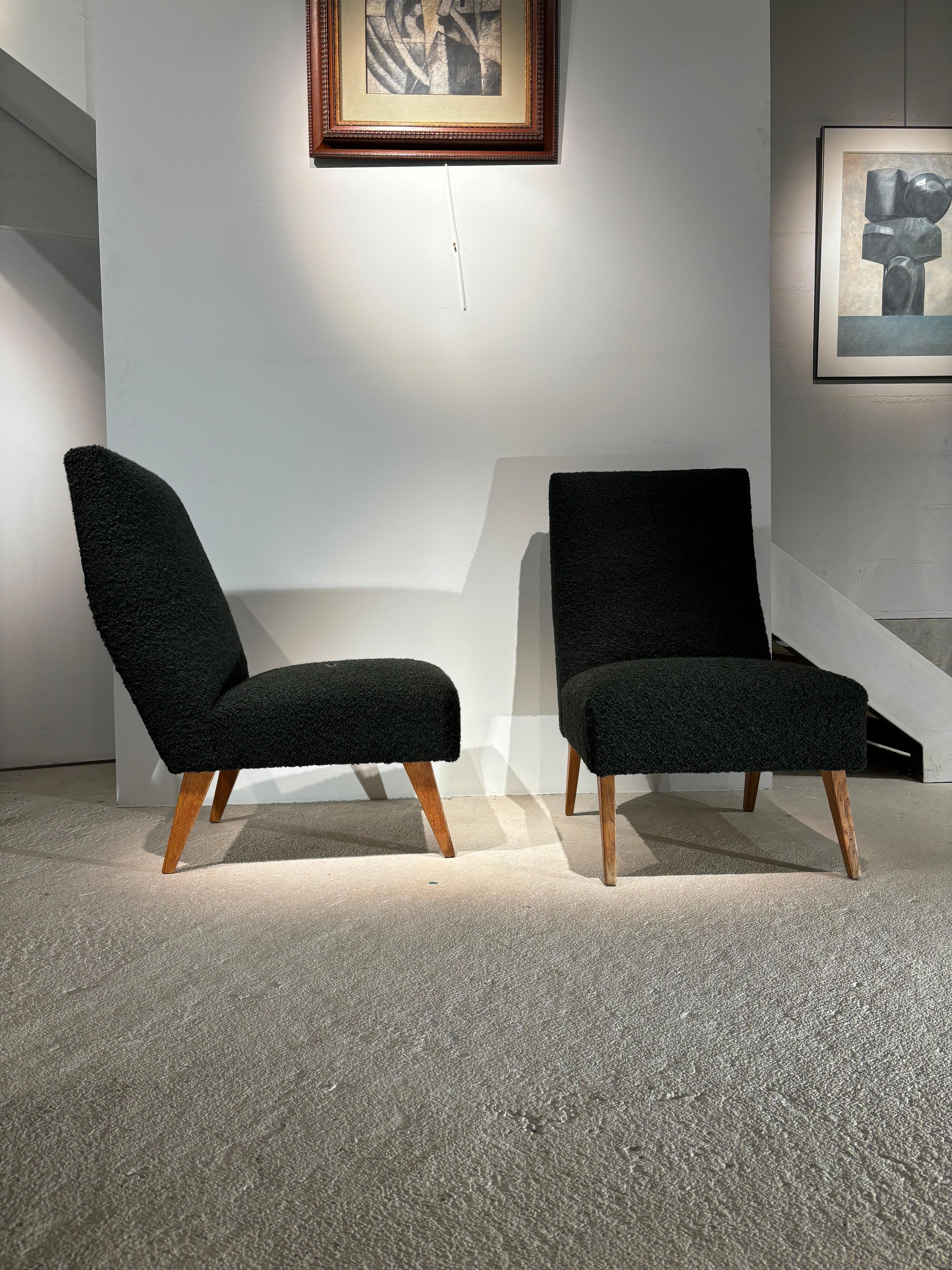 Mid-Century moderno Rara coppia di chauffeuse di André Roset in vendita