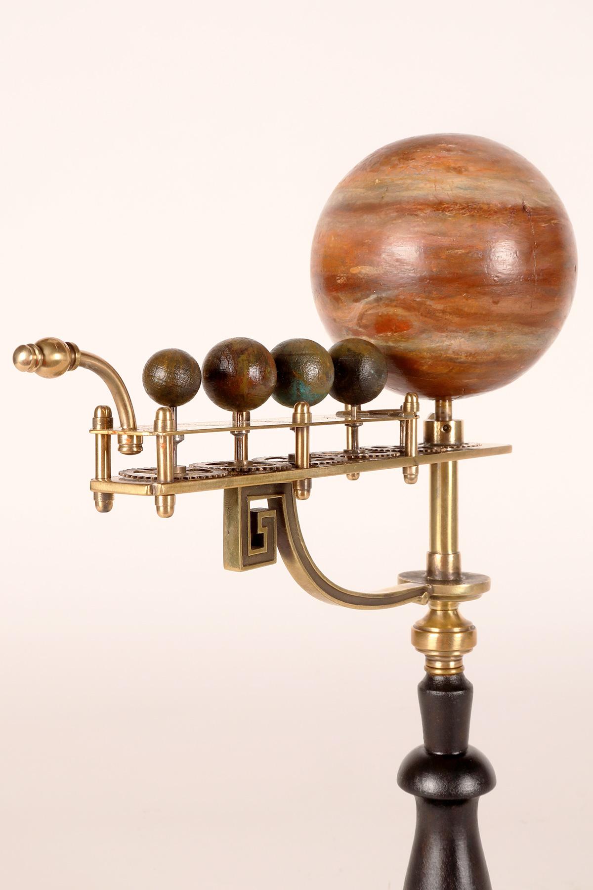 Rare planétaire paradoxal représentant Jupiter et les satellites Médicis, France 1840.  en vente 6