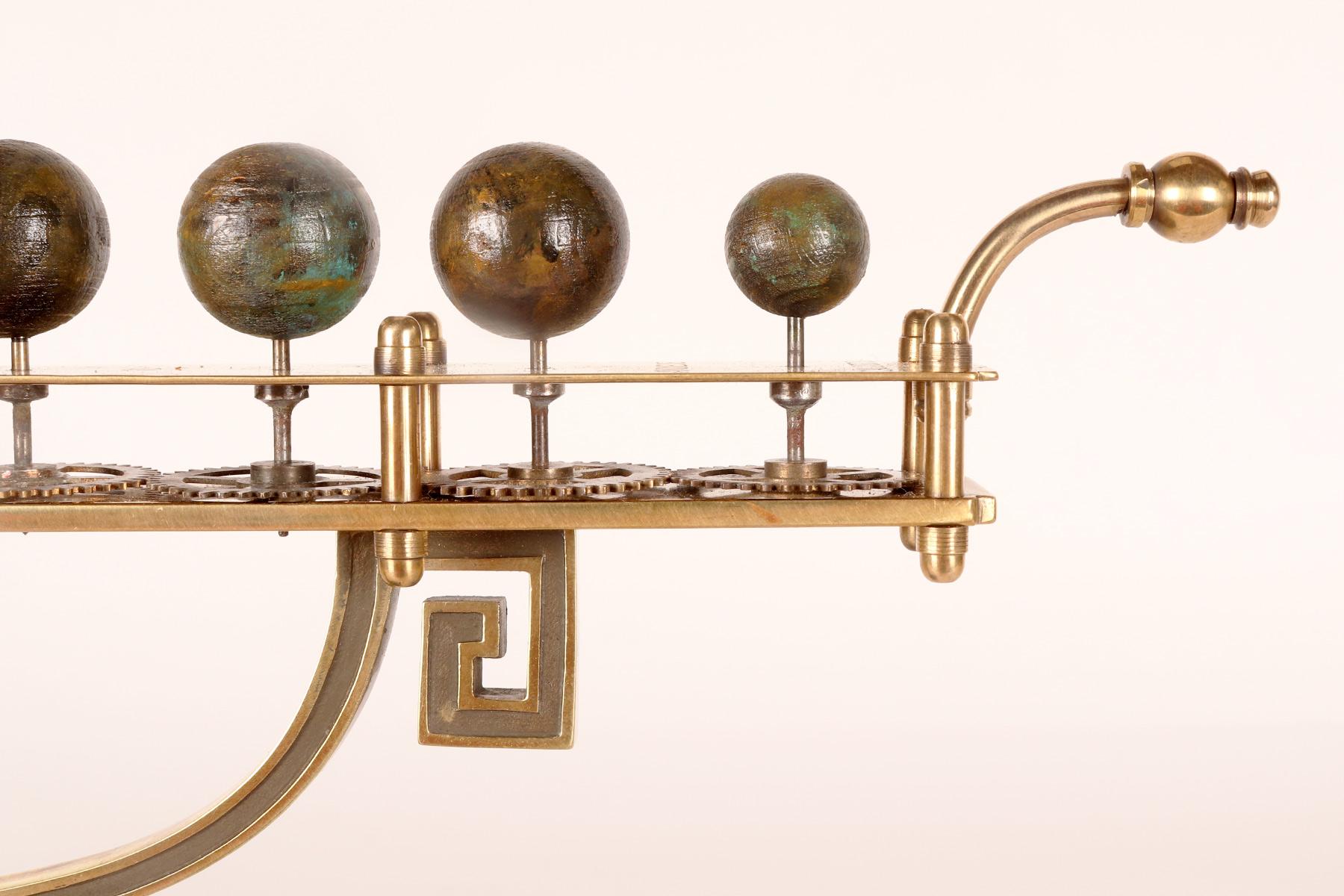 Rare planétaire paradoxal représentant Jupiter et les satellites Médicis, France 1840.  en vente 1
