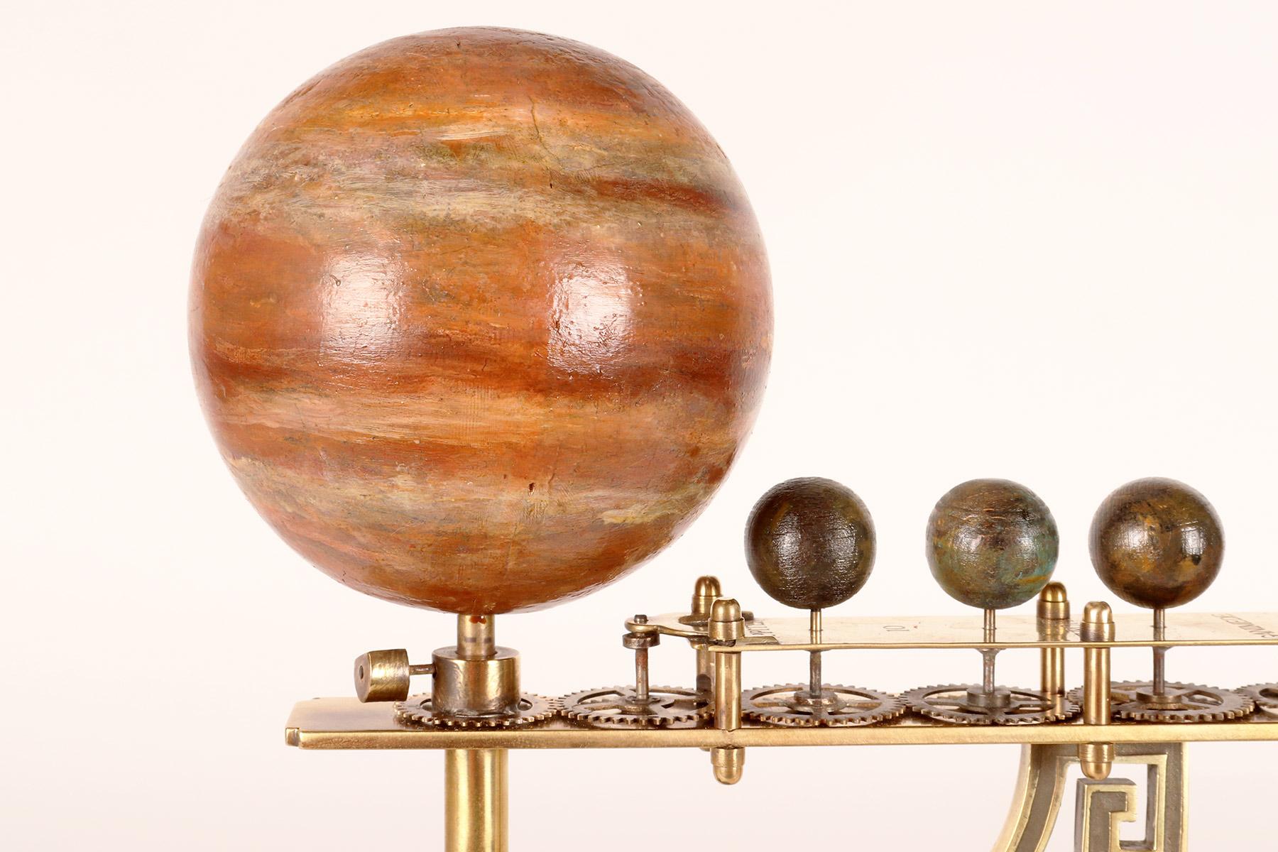 Rare planétaire paradoxal représentant Jupiter et les satellites Médicis, France 1840.  en vente 2