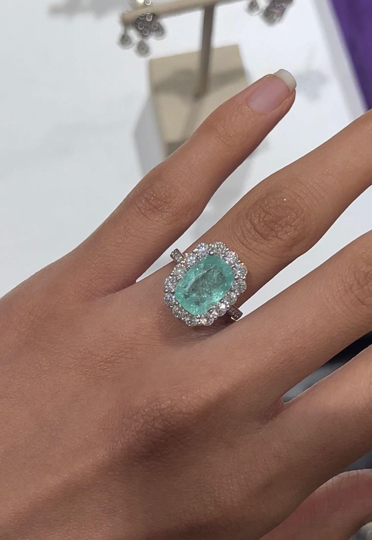 Seltener Paraiba 4,13 ct Diamant 18K Gold Ring für Sie Damen im Angebot