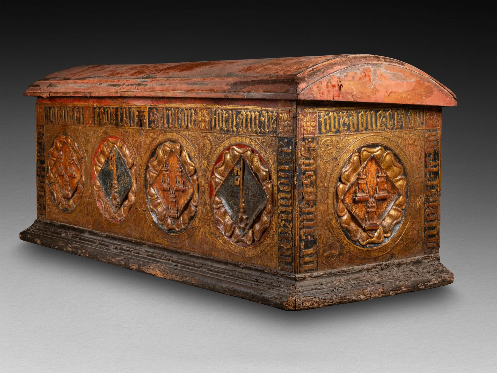 Rare pastiglia marriage chest 
North of Italy, Liguria or Piemonte
First half of 15th century
wood, gesso, partly gilded, form molded and painted
67 x 156 x 63 cm



Provenance :
Private collection Italy since 1980

Richly decorated wooden chest