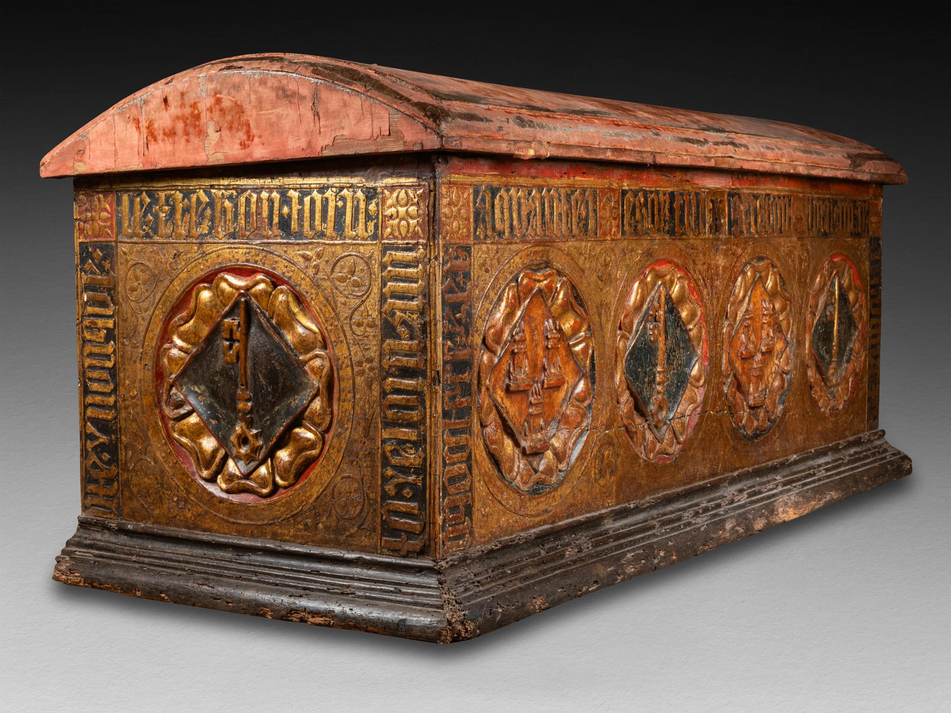 Renaissance Rare pastiglia marriage chest - North of Italy, First half of 15th century For Sale