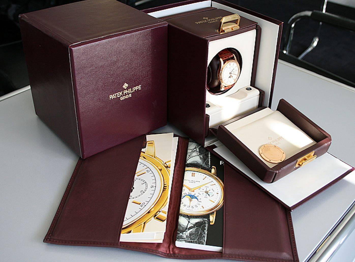 Patek Philippe Rare montre-bracelet à calendrier perpétuel rétrograde en or rose 18 carats 5050R en vente 1