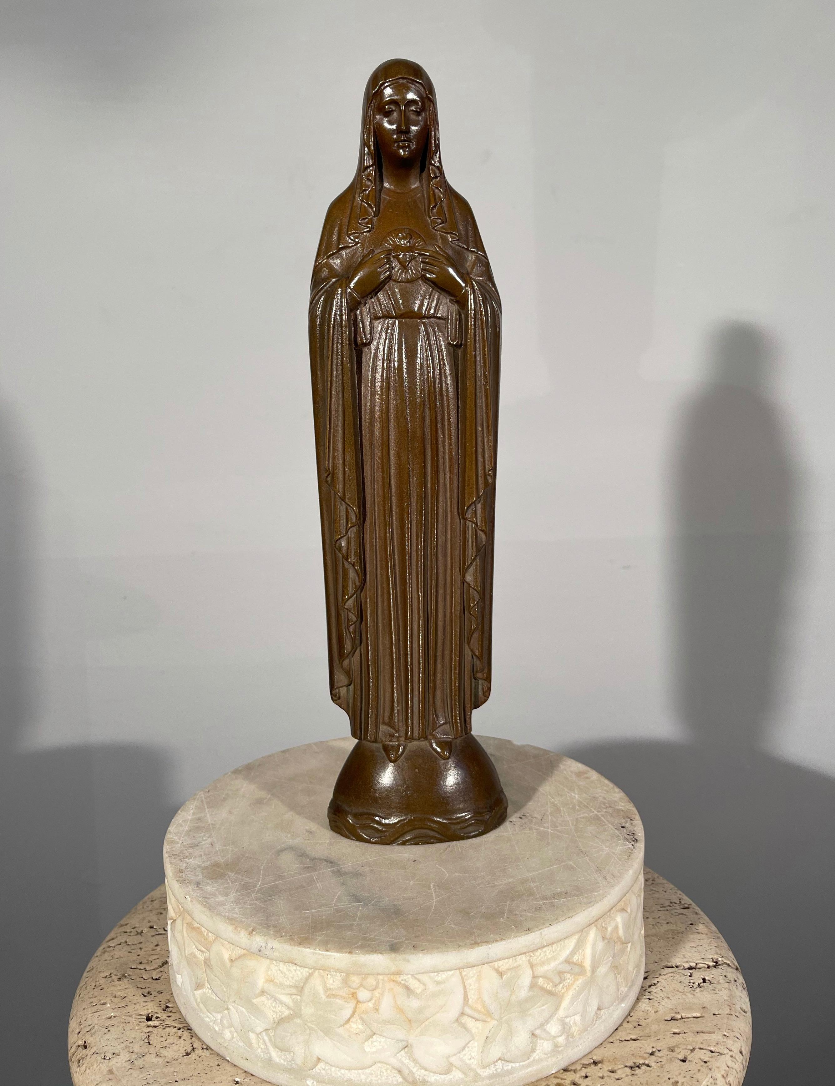 Rare sculpture ancienne en bronze patiné représentant le cœur immaculé de la Vierge Marie en vente 6