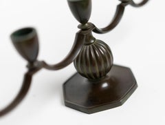 Raro candelabro Art Decó de bronce patinado de cinco brazos de Just Andersen