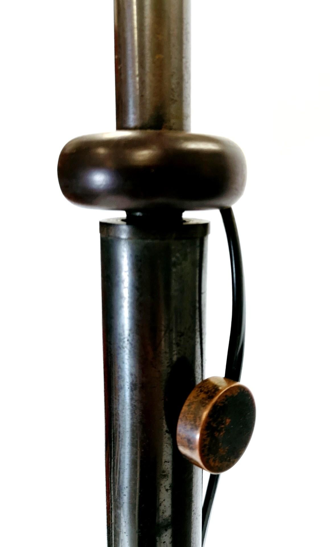 Mid-Century Modern Patinated Copper Floor Lamp from the 1960s For Sale 1