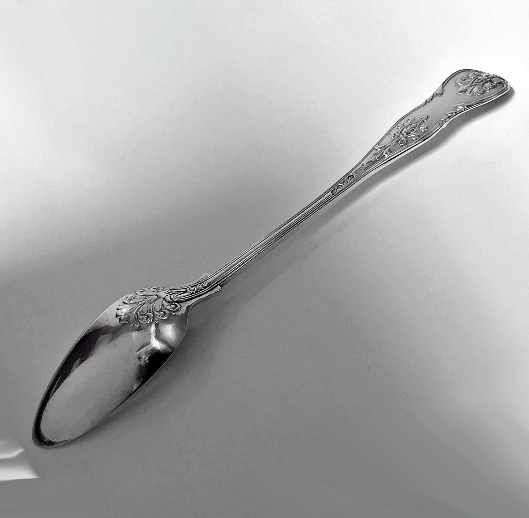 Rare Pattern Mary Chawner Princess No 2 Silver Large Serving Spoon, London, 1834 In Good Condition In Toronto, Ontario