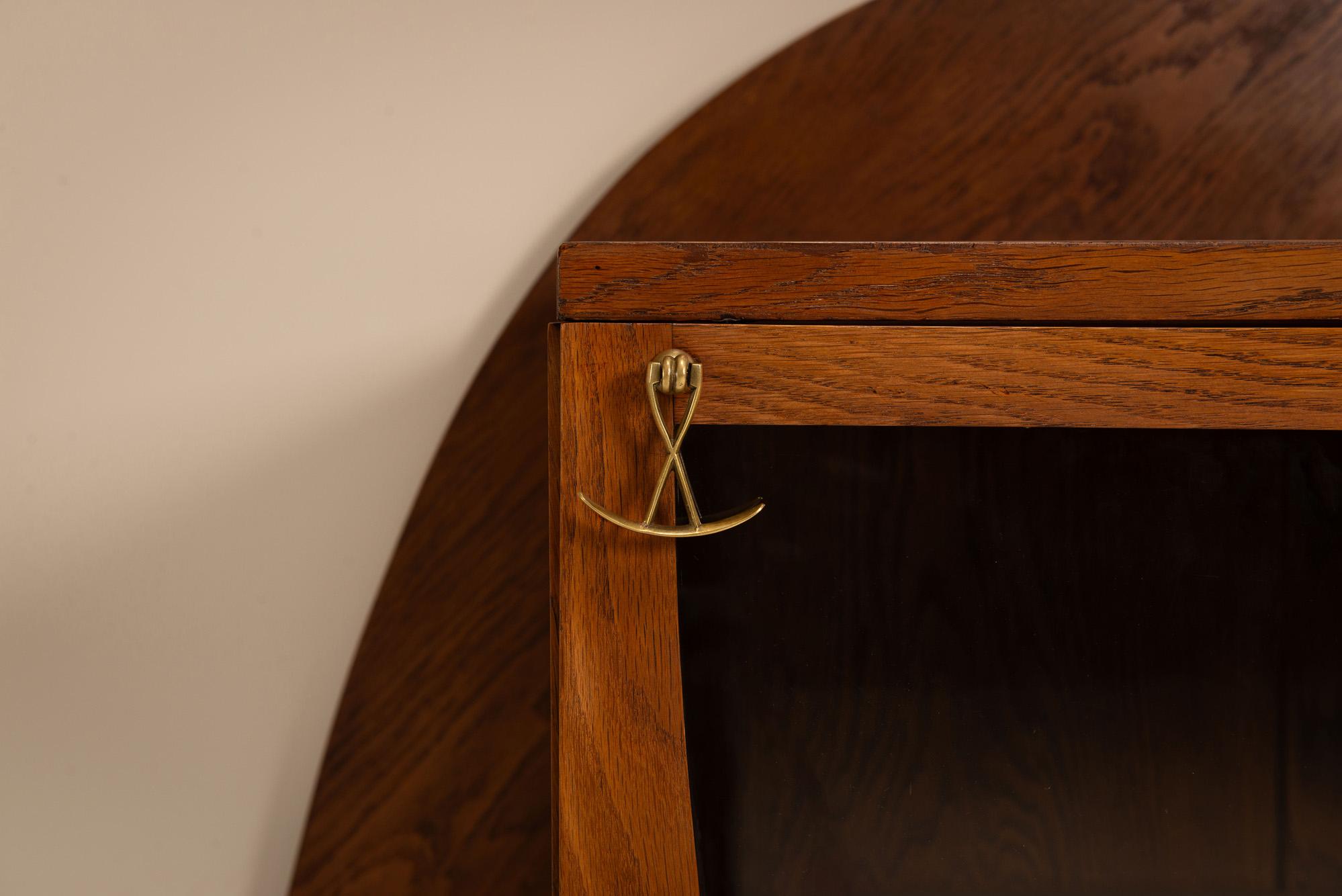 Rare Paul Bromberg Oak Tea Cabinet Amsterdam School, The Netherlands 1918 For Sale 5