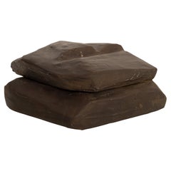 Rara caja con bisagras de resina de bronce esculpida de Paul Evans