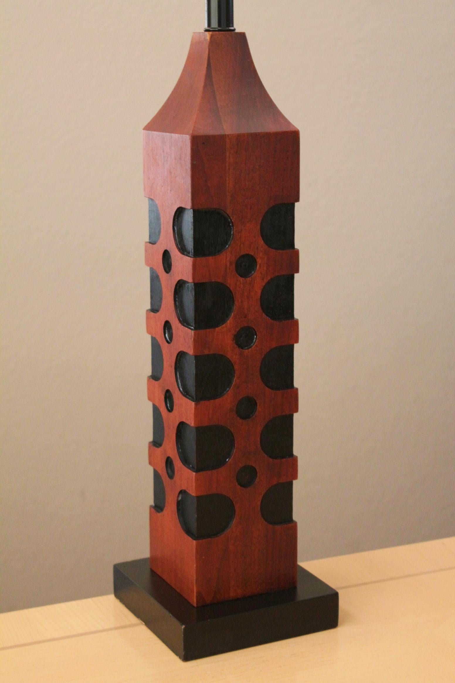 Mid-Century moderno Raro! Paul Evans Skyscraper Lampada da tavolo in teak e palissandro 1960 Mid Century Modern in vendita