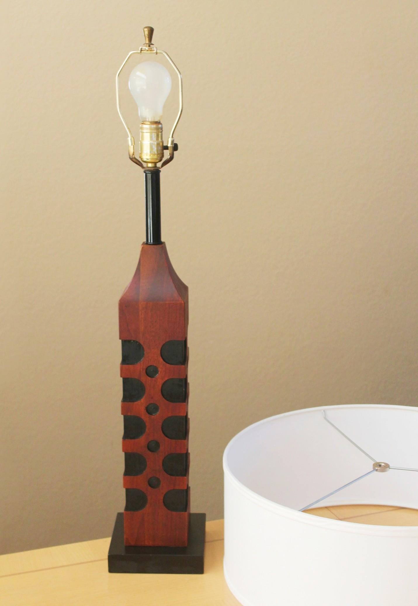Rar Wolkenkratzer-Tischlampe aus Rosenholz und Teakholz von Paul Evans, 1960er Jahre, Mid-Century Modern im Zustand „Gut“ im Angebot in Peoria, AZ