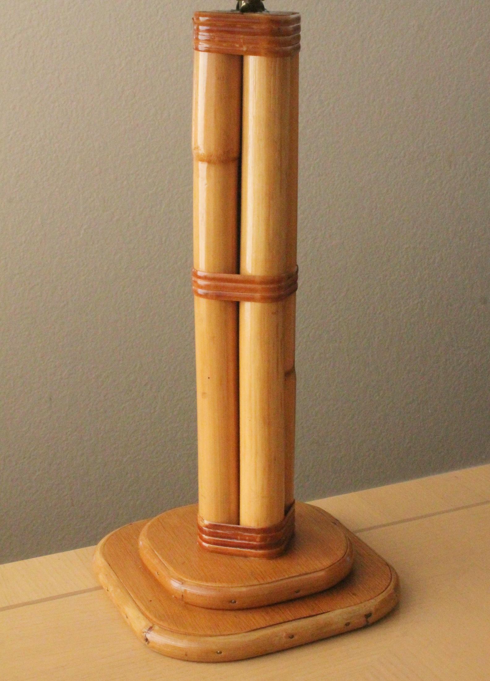 ¡Raro! ¡Paul Frankl Lámpara de sobremesa moderna de bambú de mediados de siglo! Iluminación decorativa de los años 40 Moderno de mediados de siglo en venta