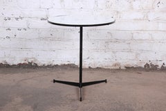 Rare Table à Cigarettes "All-Around" de Paul McCobb pour Arbuck
