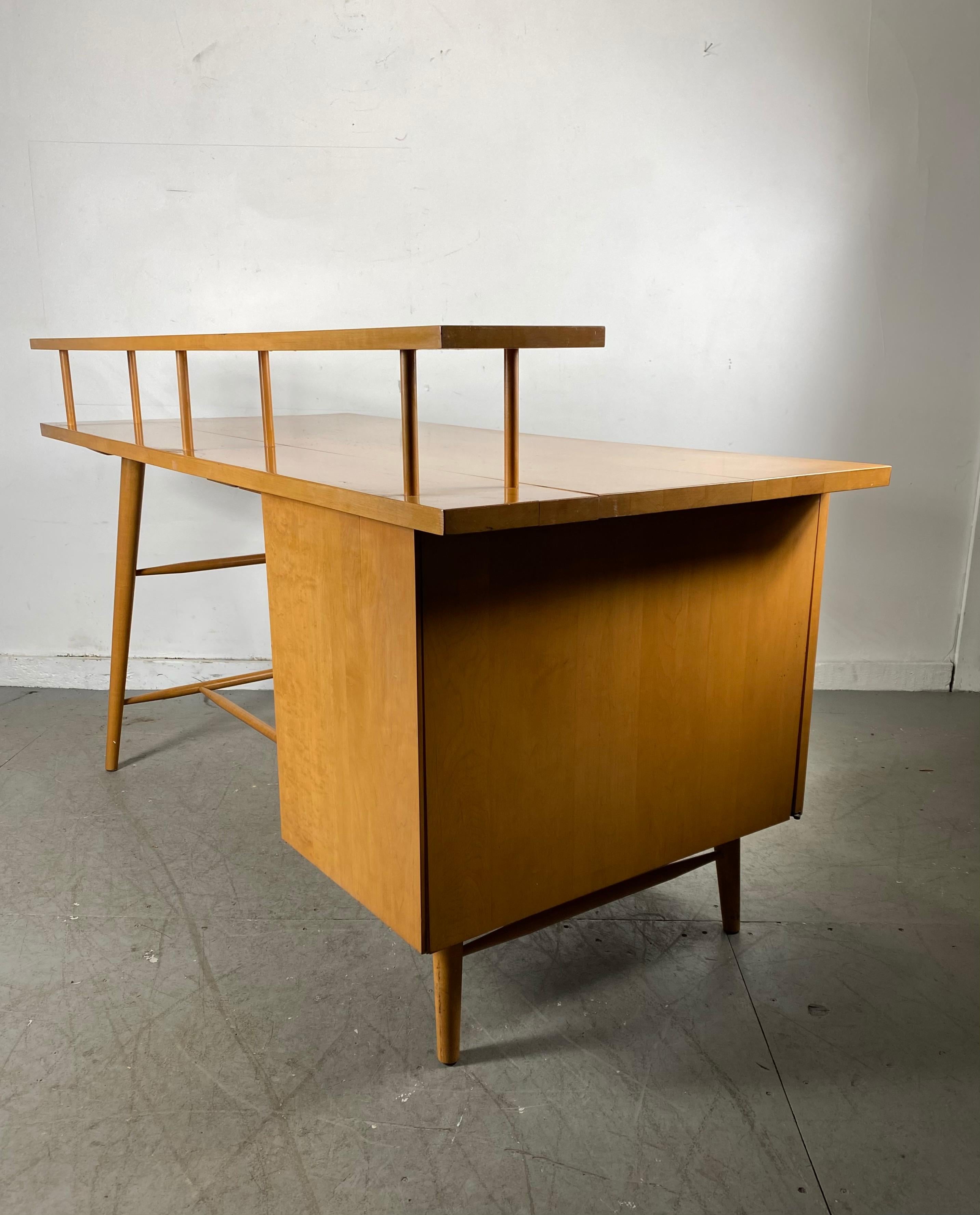 Rare Paul McCobb Desk in Maple, 1950s, Multi-Level, Classic Modernist Design 2