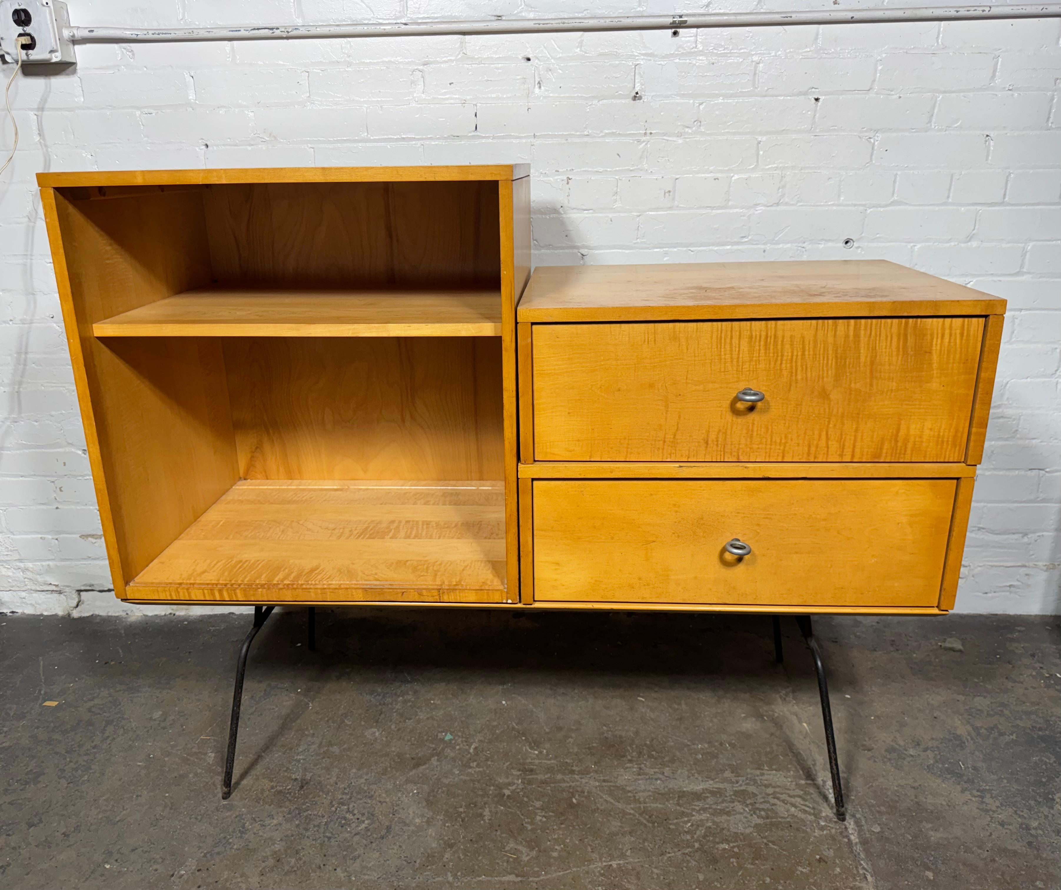 Alluminio Rare Paul McCobb modular cabinet , aluminum ring pulls / iron base in vendita