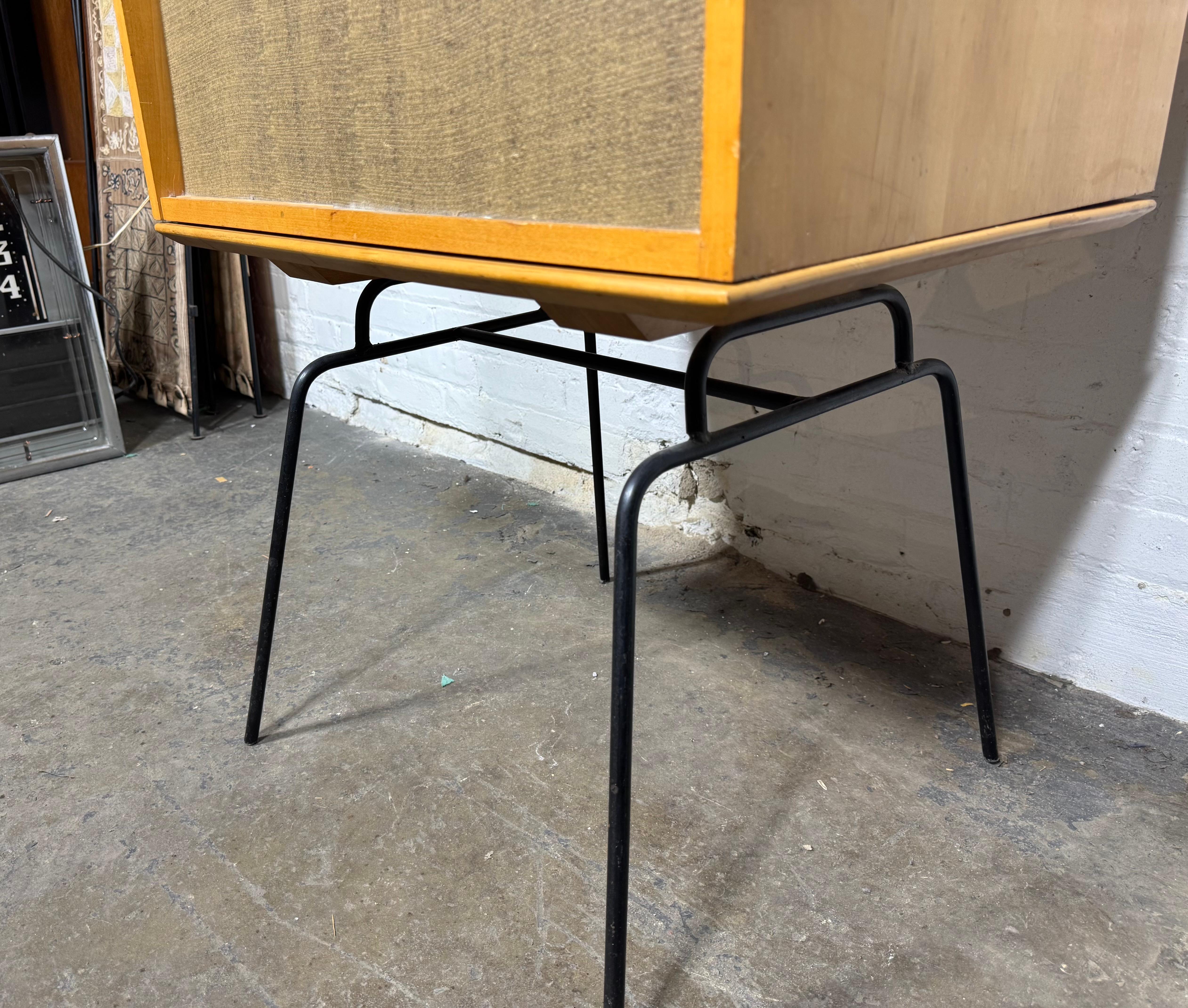 Metà XX secolo Rare Paul McCobb Modular Sliding Door Cabinet / bookcase on rare iron base in vendita