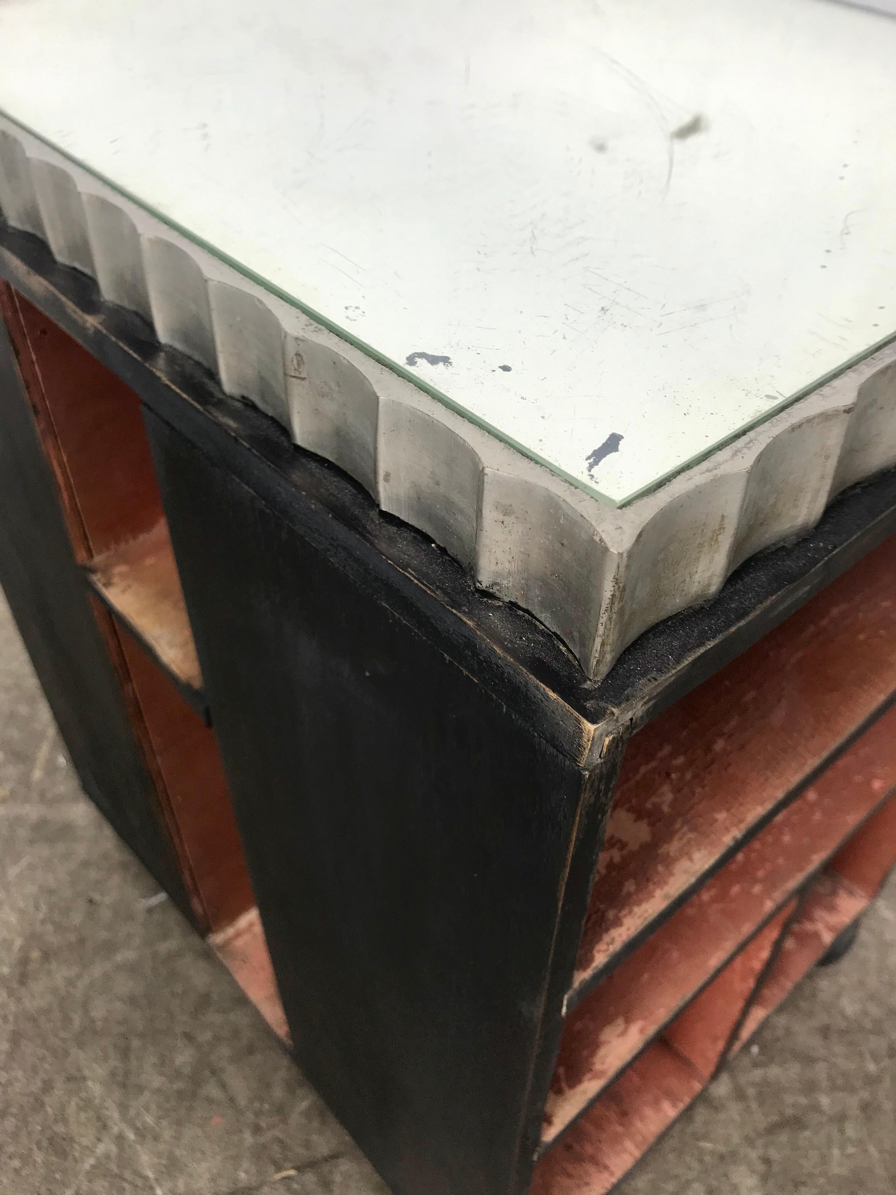 Lacquered Rare Paul T. Frankl Skyscraper side table Frankl Galleries, 1920s