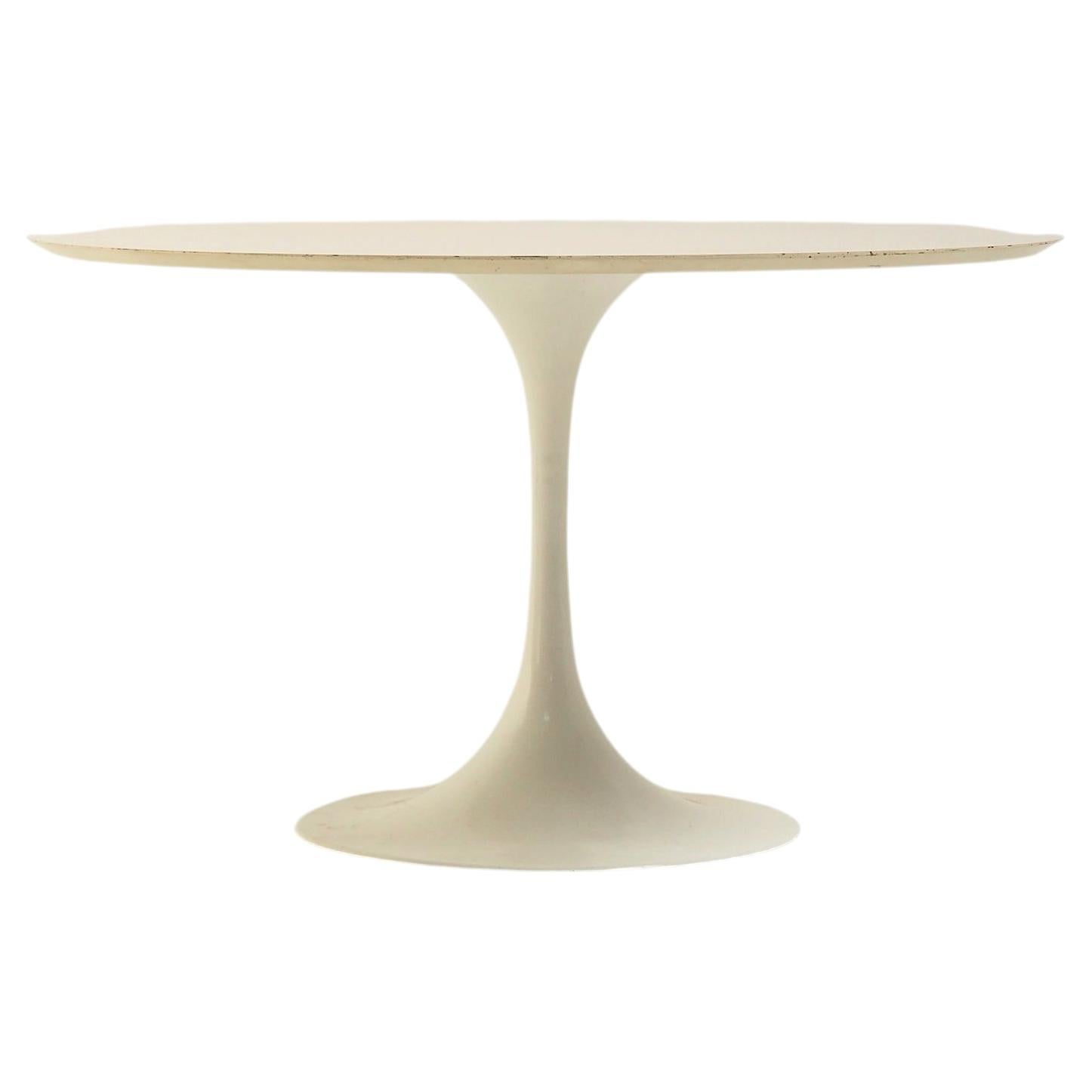 Rara mesa de comedor con pedestal de Raymond Loewy para Doubinski Frères, serie DF2000 en venta