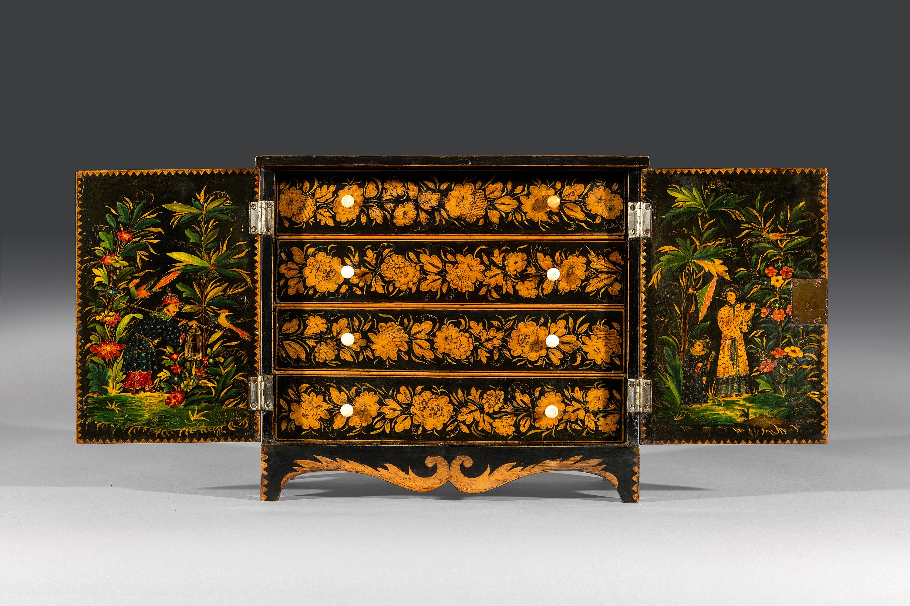 Regency Period Polychrome Penwork Chinoiserie Table Cabinet  In Good Condition For Sale In Bradford on Avon, GB