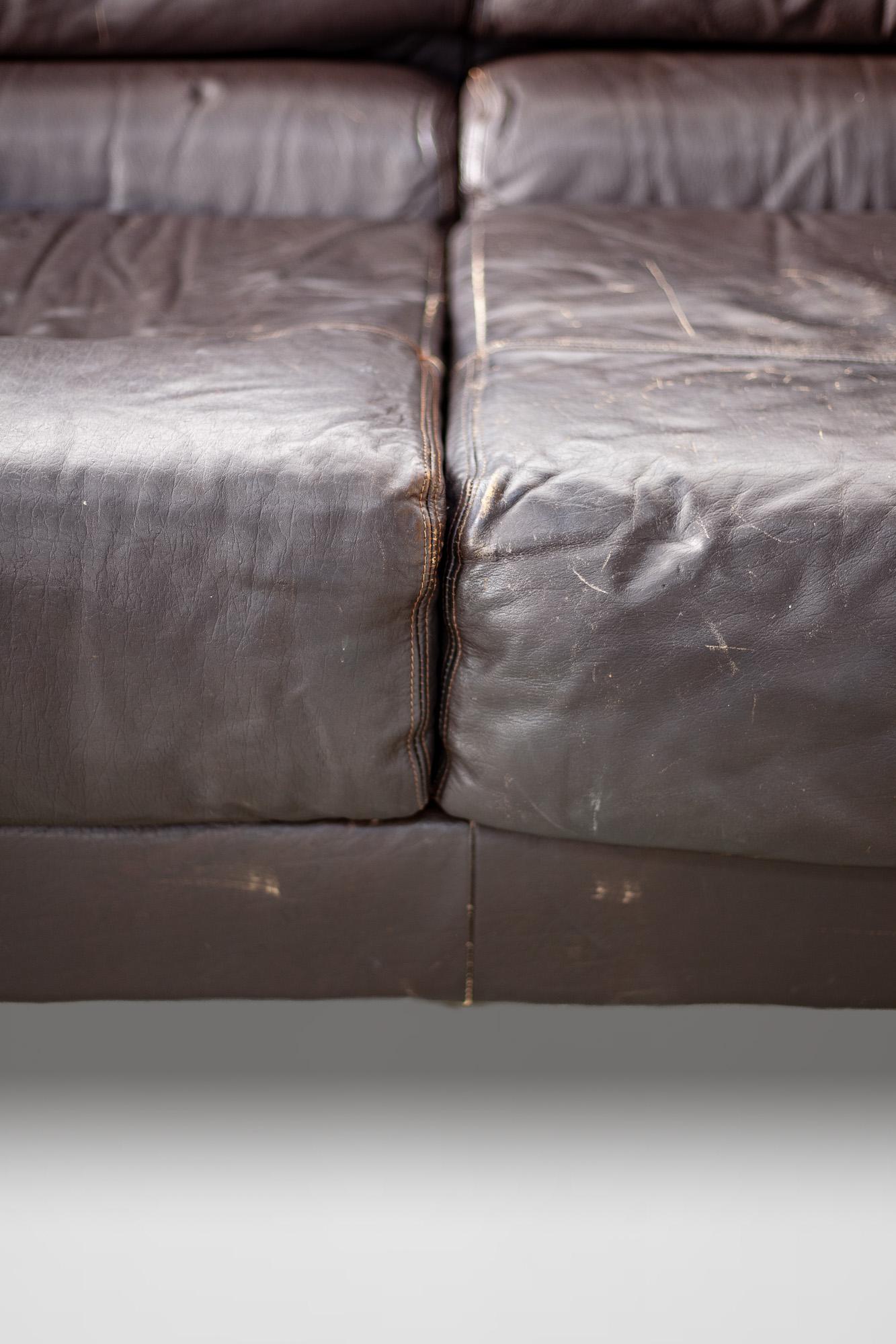 Seltenes Percival Lafer Sofa aus dunkelbraunem Leder im Angebot 5