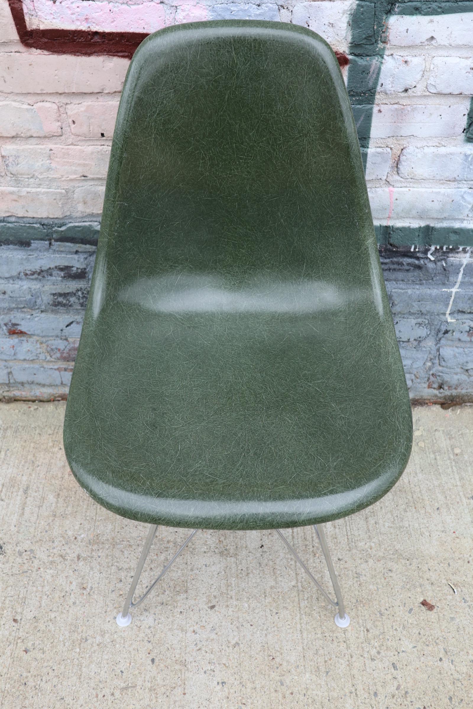 eames chair eiffel base